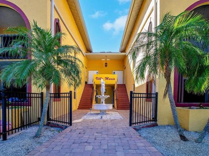 Hotel 2bed/2bath Condo next to Siesta Key ~A Hidden Gem - Image 1