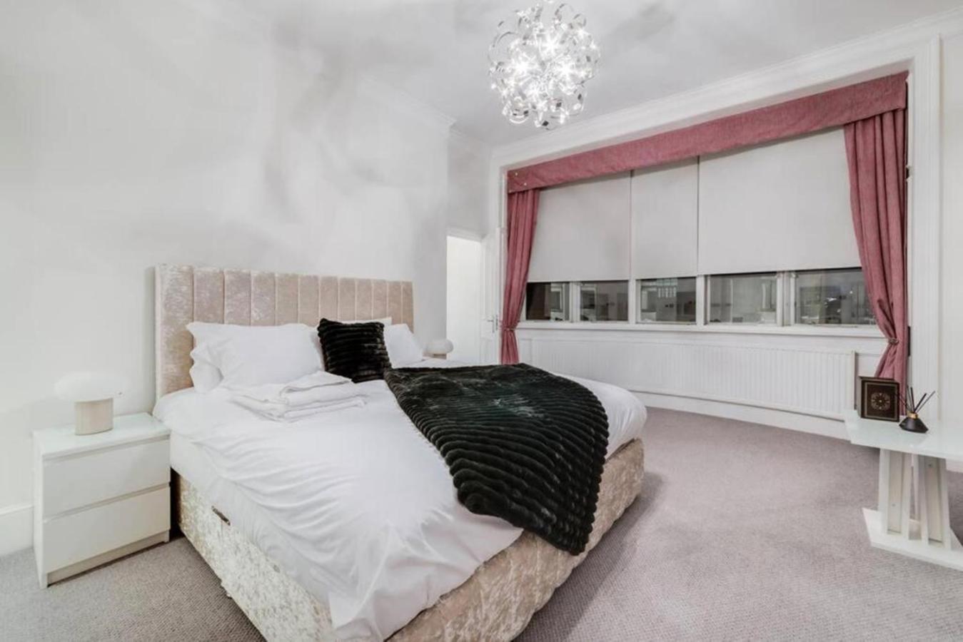 Harley Street Spectacular Suites with High Ceilings, High Luxury