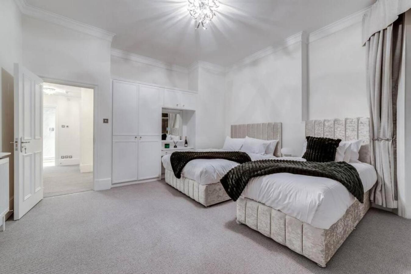 Harley Street Spectacular Suites with High Ceilings, High Luxury