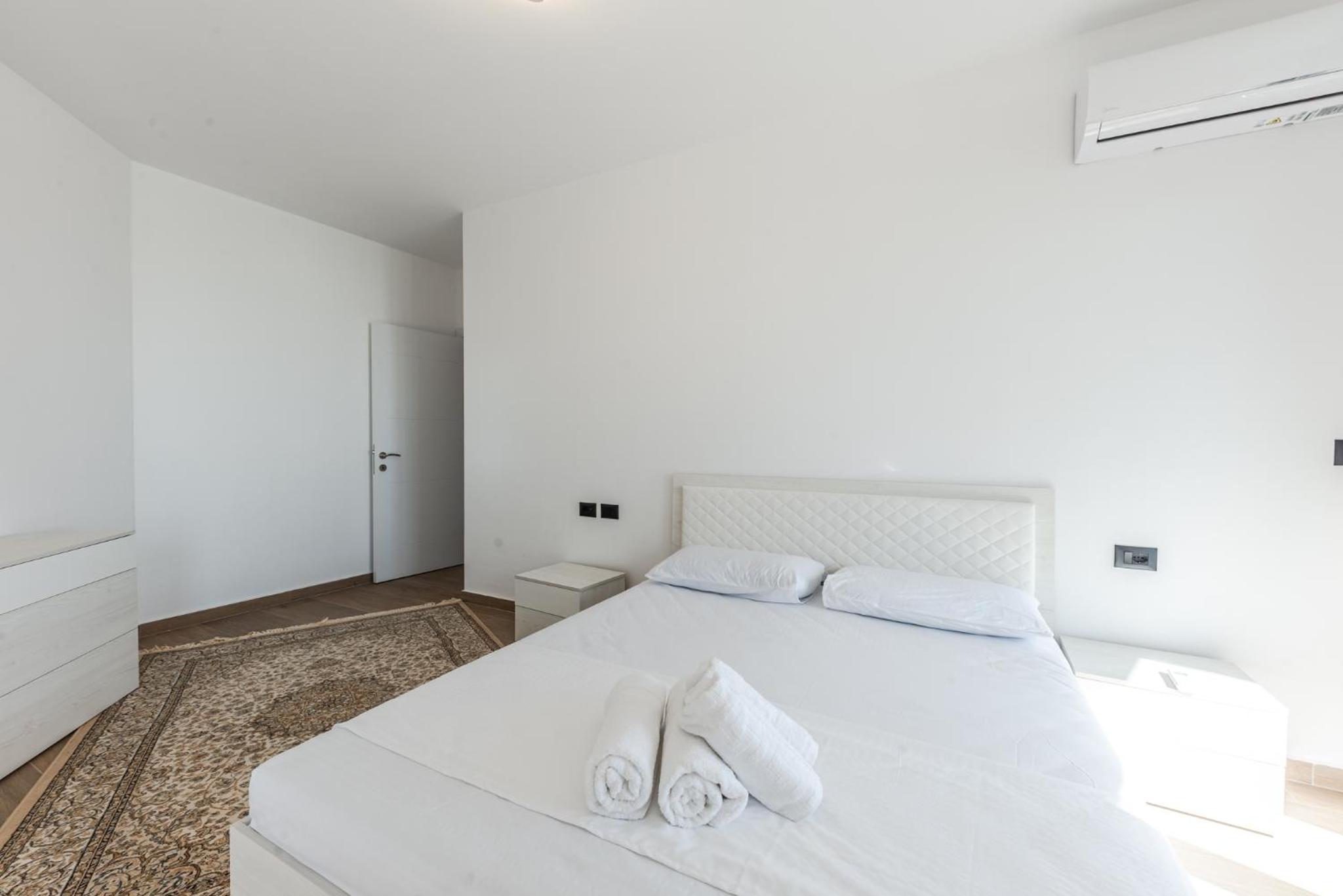 Hill Side Suite by PS