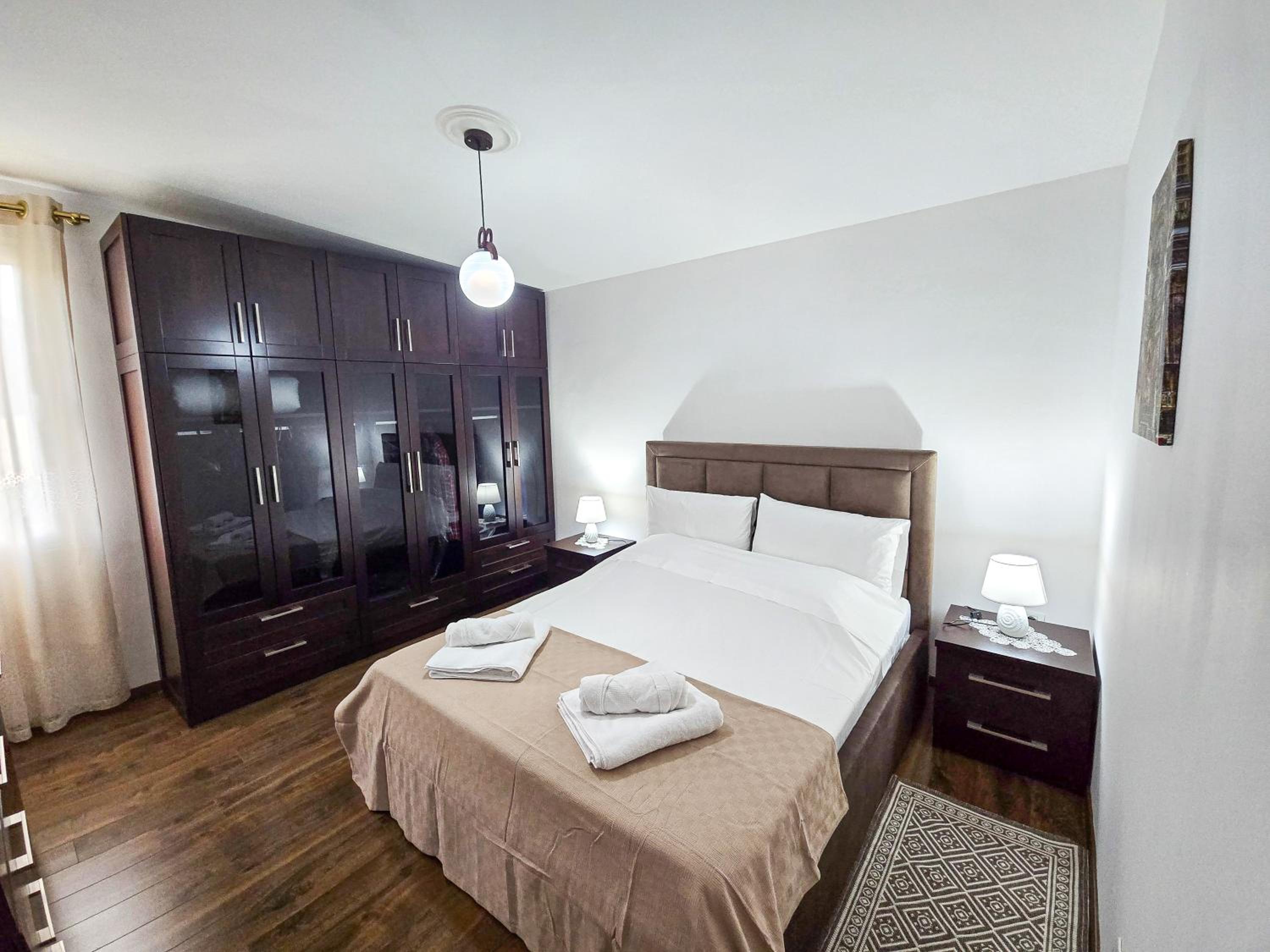 Lake Park 2BR Apartment