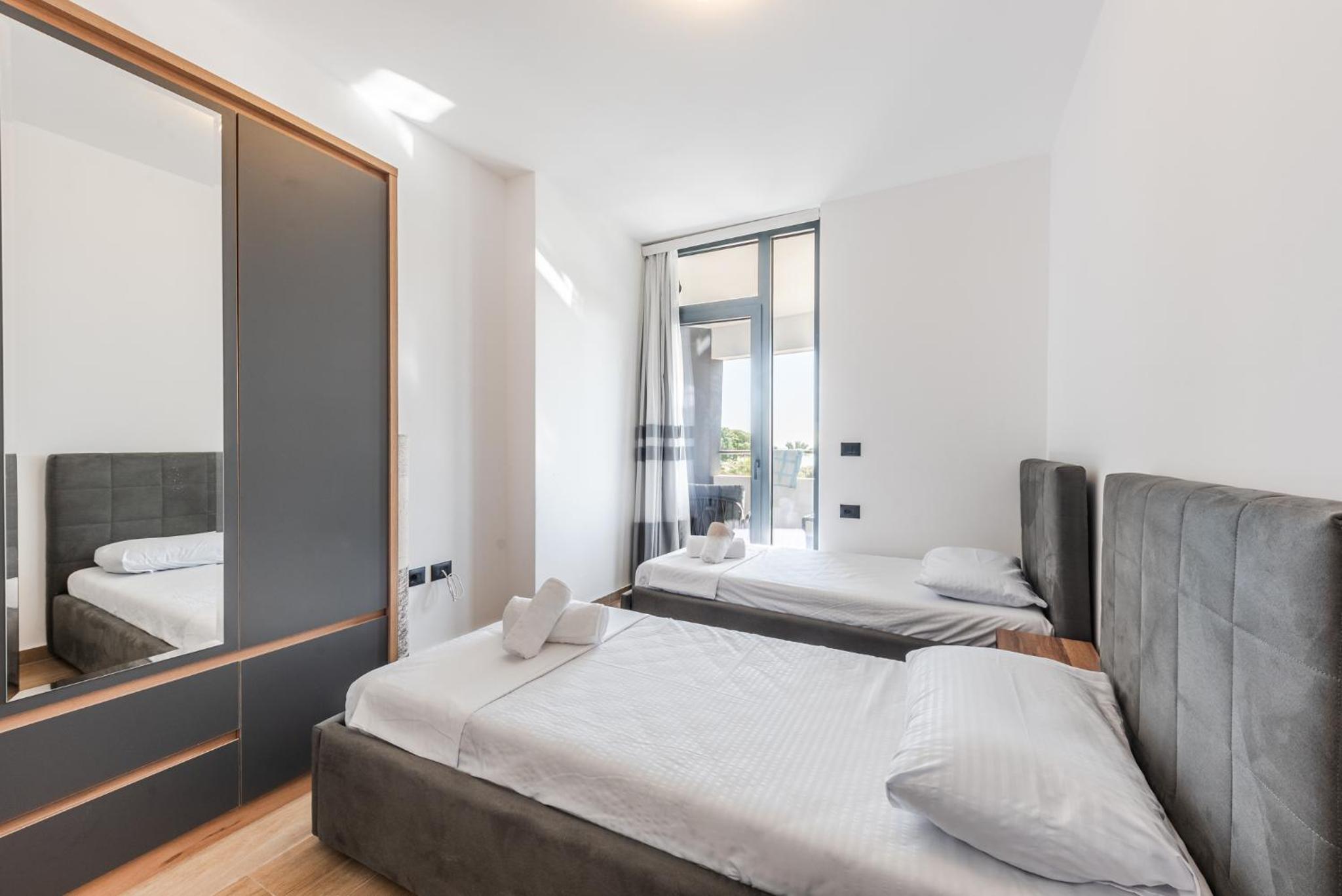 Hill Side Suite by PS