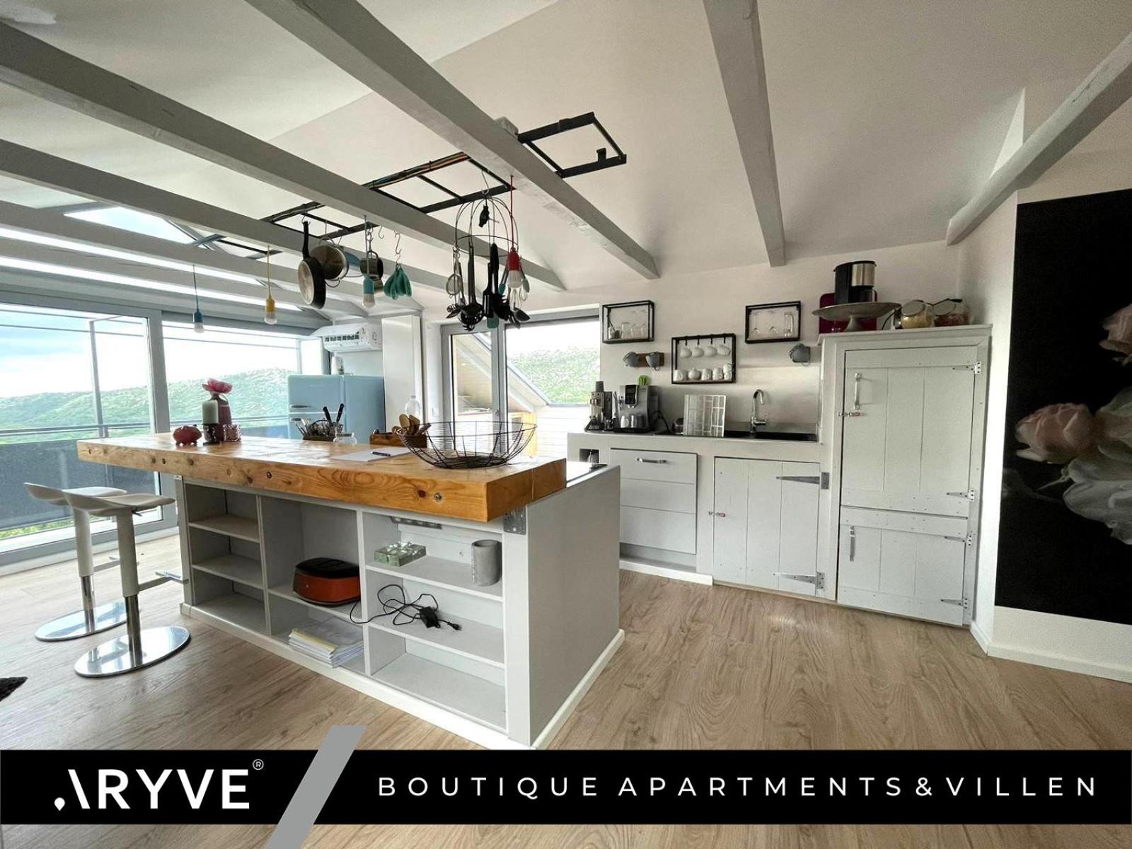ARYVE® Boutique-Ferienvilla mit Meerblick, Pool und Design-Interieur in Bribir view 5
