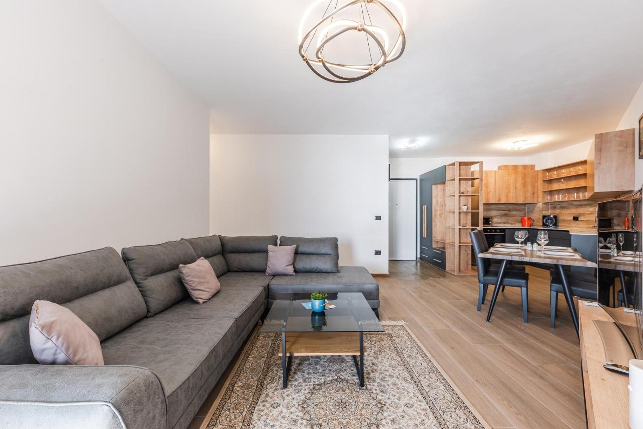 Hill Side Suite by PS