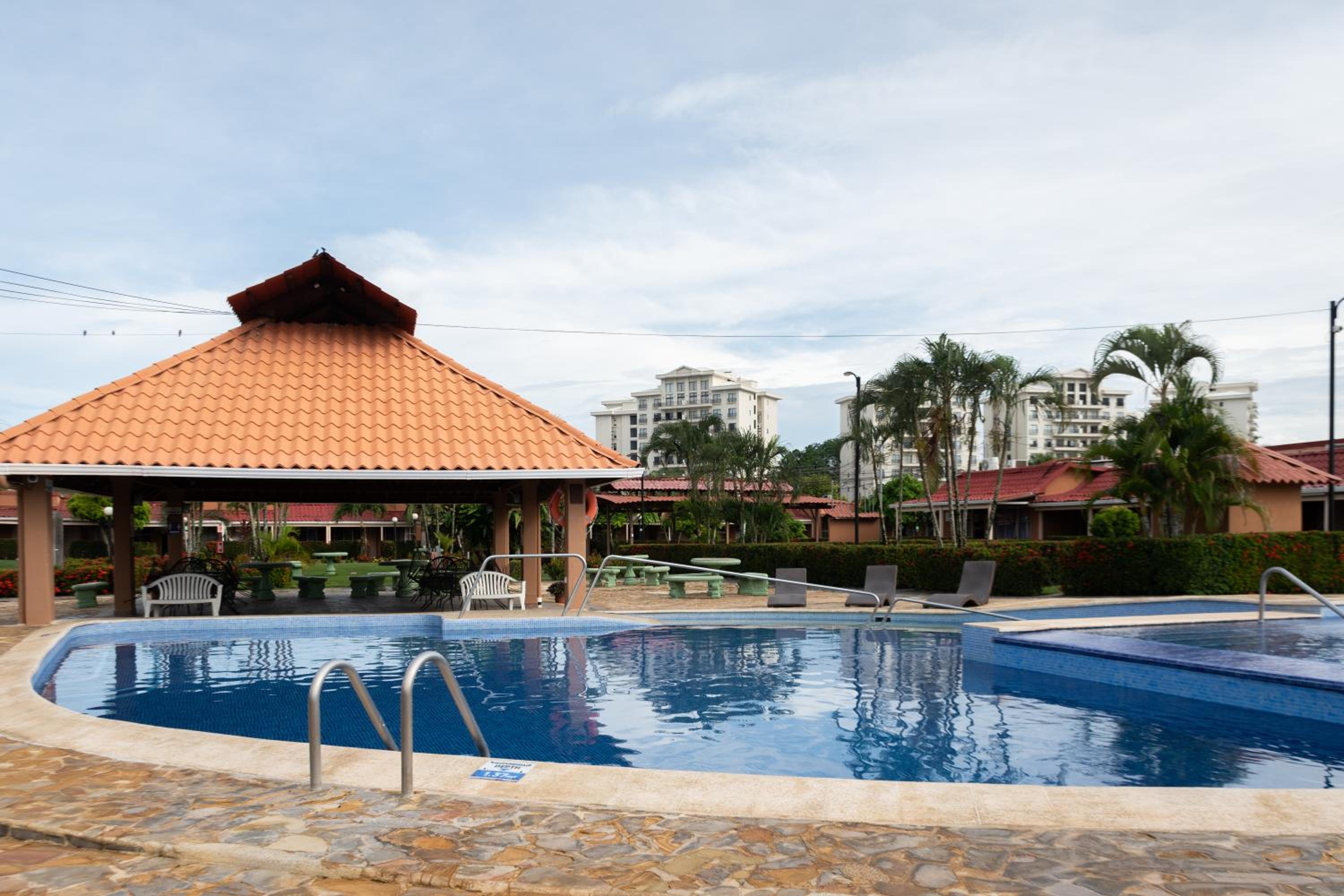 Family Beach Villas Paradise B11 2BD