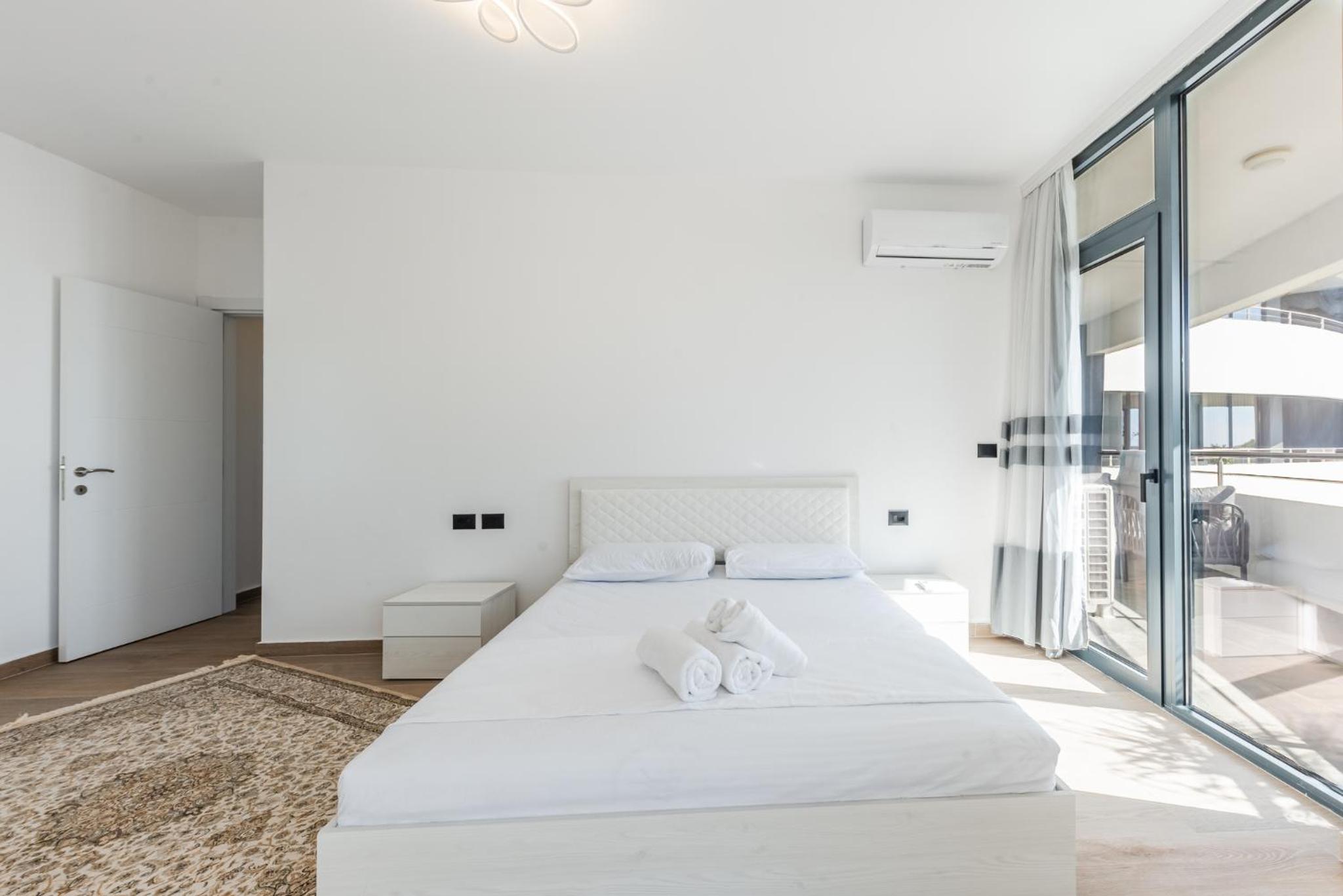 Hill Side Suite by PS