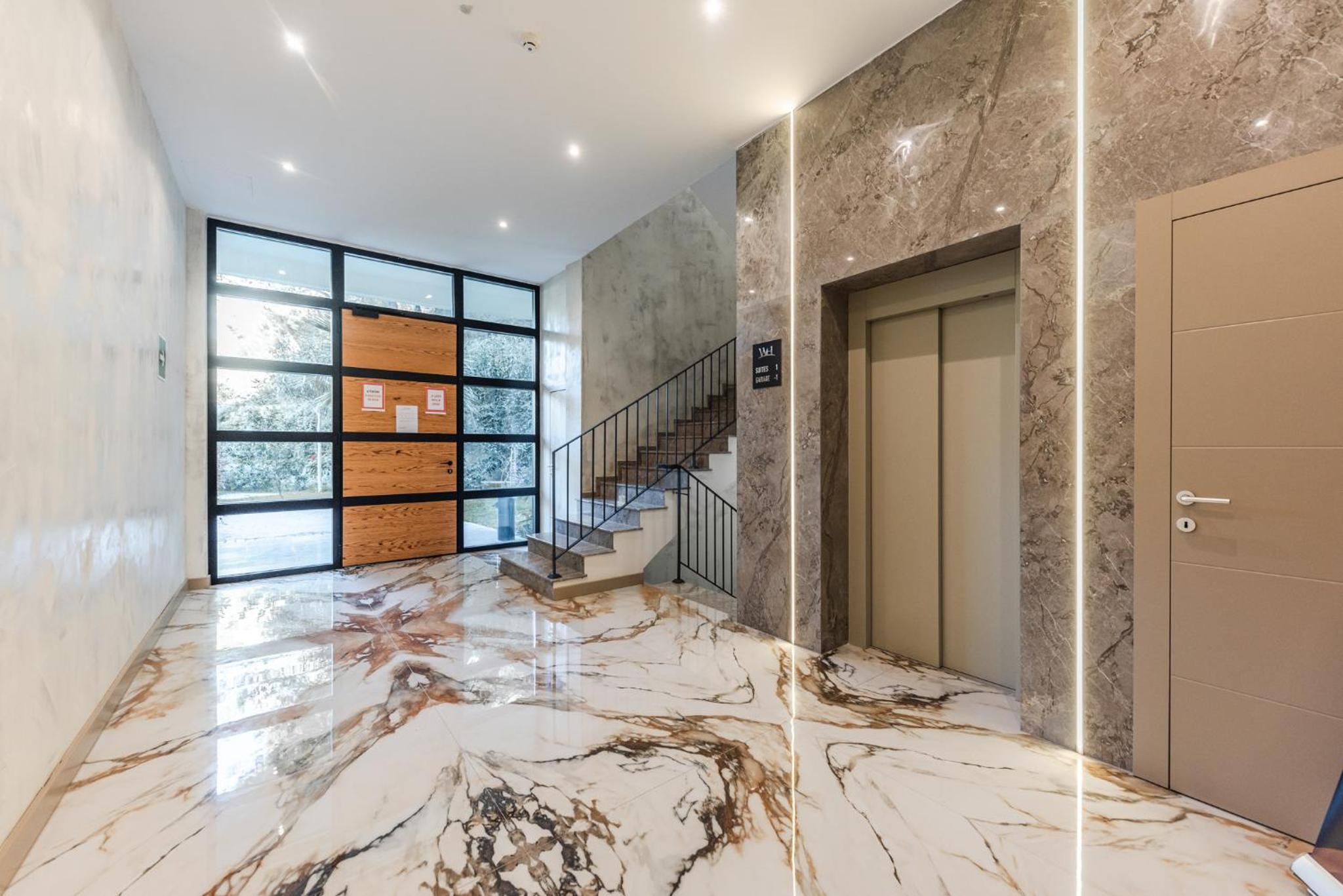 Hill Side Suite by PS