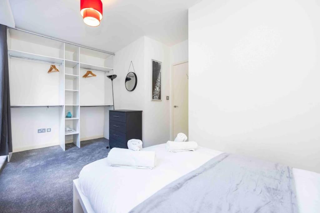 Stylish 1 BR Apartment Near Shoreditch - 10 Min Walk