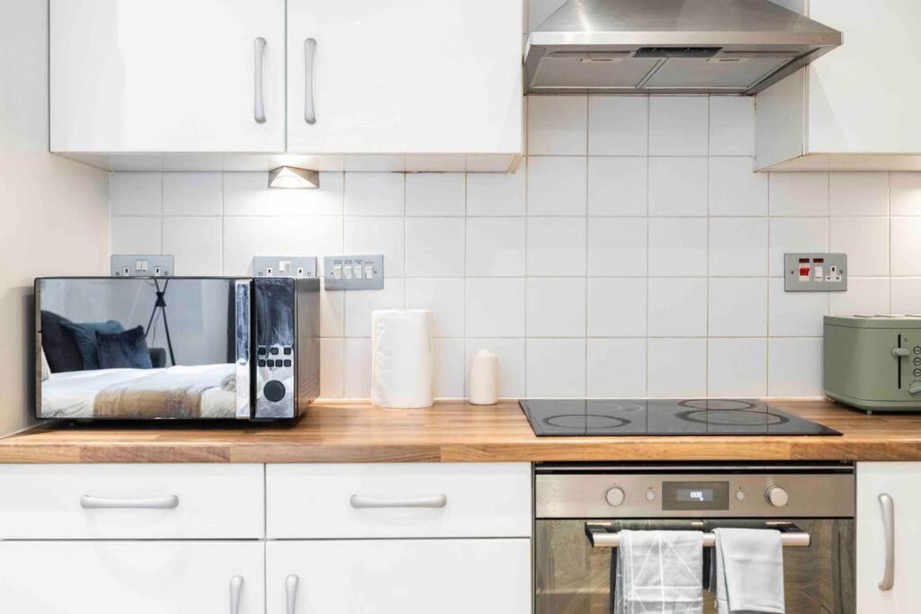 Stylish 1 BR Apartment Near Shoreditch - 10 Min Walk