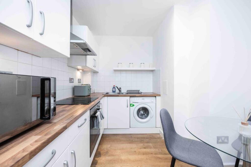 Stylish 1 BR Apartment Near Shoreditch - 10 Min Walk