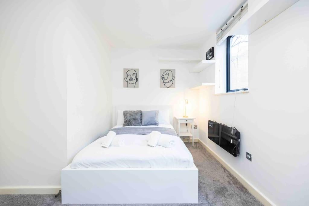 Stylish 1 BR Apartment Near Shoreditch - 10 Min Walk