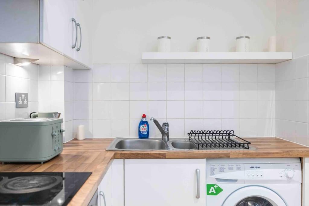 Stylish 1 BR Apartment Near Shoreditch - 10 Min Walk