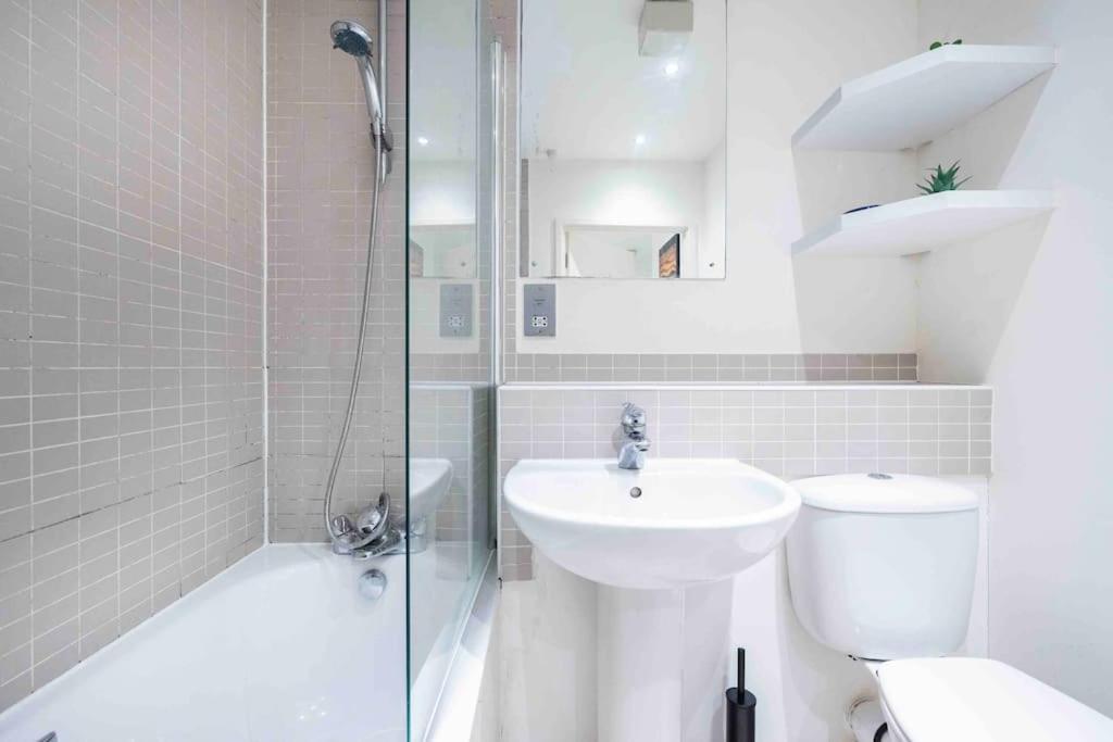 Stylish 1 BR Apartment Near Shoreditch - 10 Min Walk