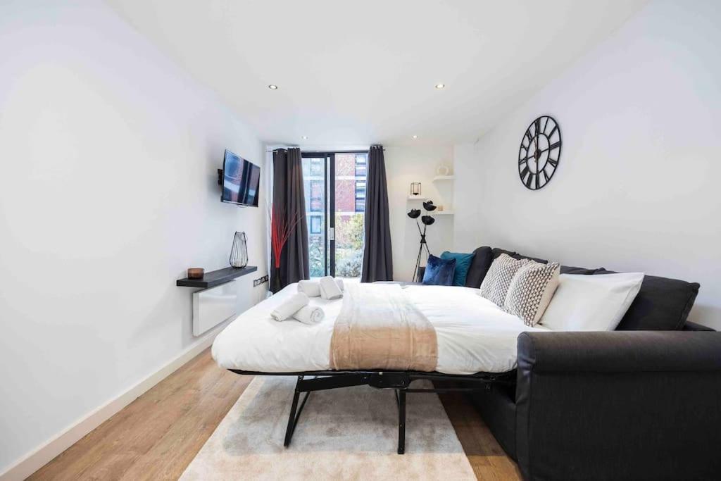 Stylish 1 BR Apartment Near Shoreditch - 10 Min Walk