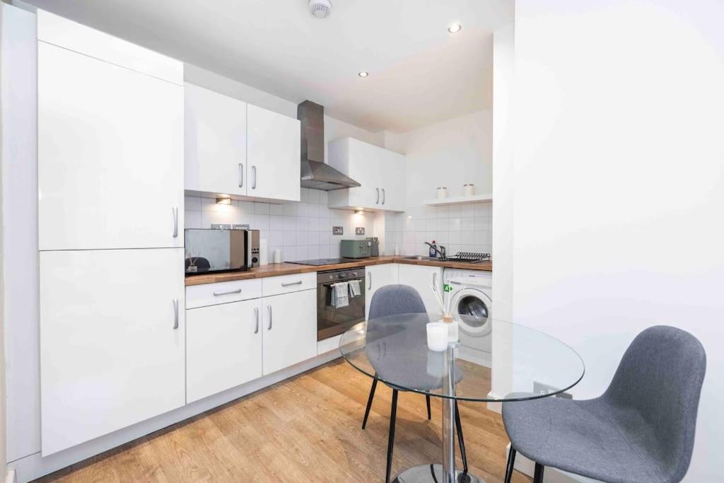 Stylish 1 BR Apartment Near Shoreditch - 10 Min Walk