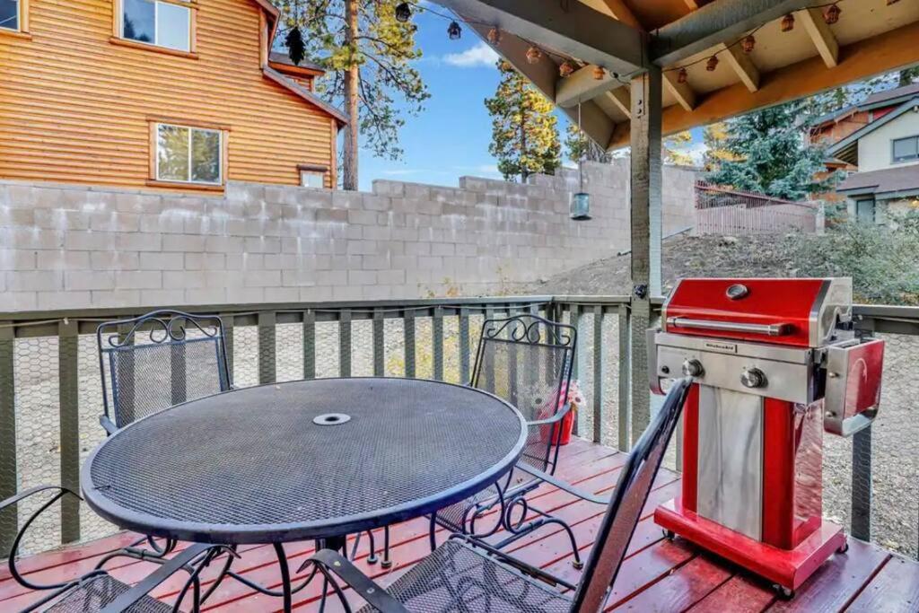 The Bear Meadows Townhome! Walk to Bear Mountain! view 2