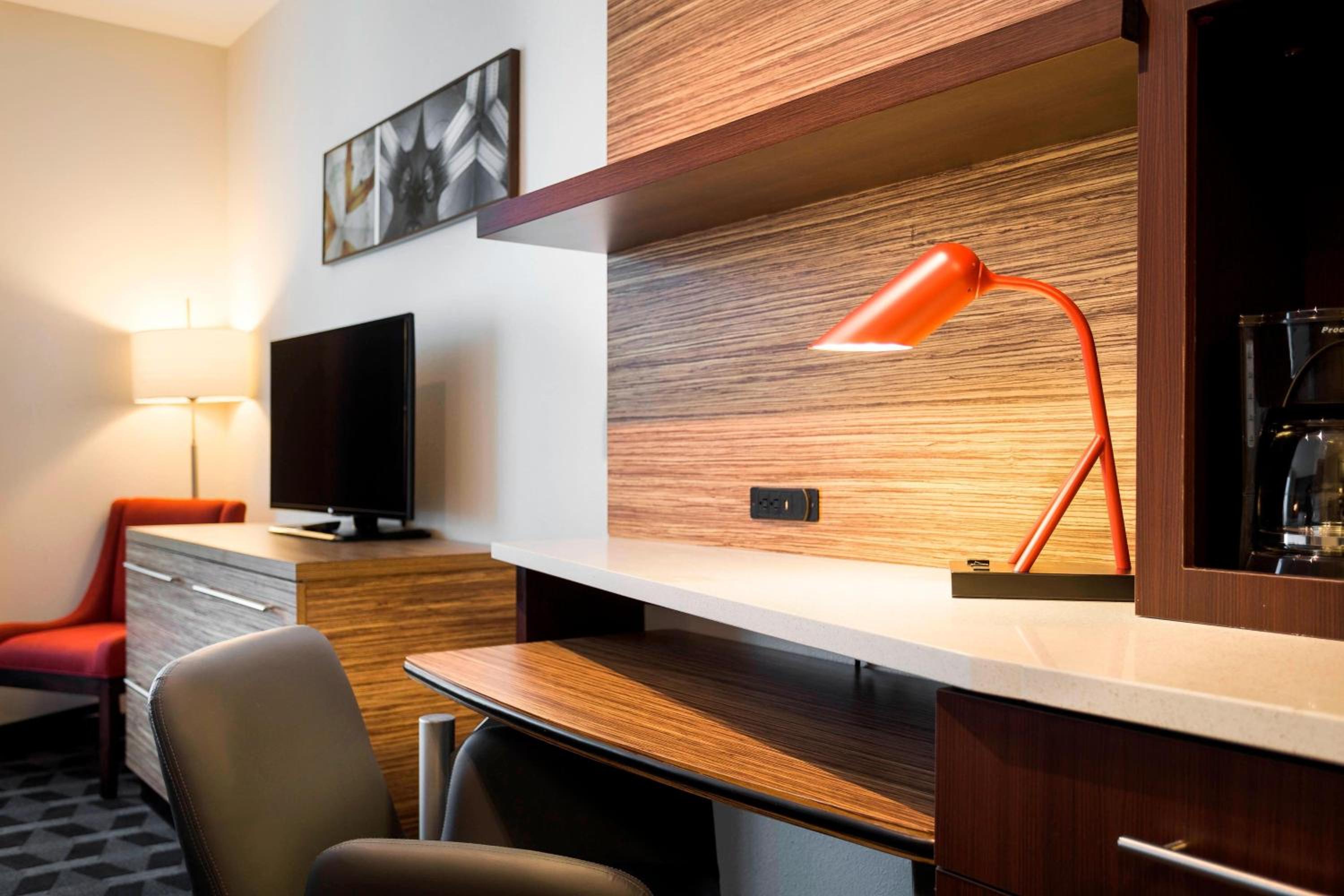 TownePlace Suites by Marriott San Mateo Foster City - Property Image 11