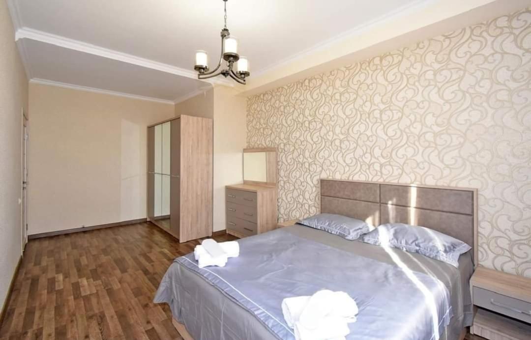 Cozy Apt By Opera, Sayat Nova Ave, 2 bathrooms, Open Balcony