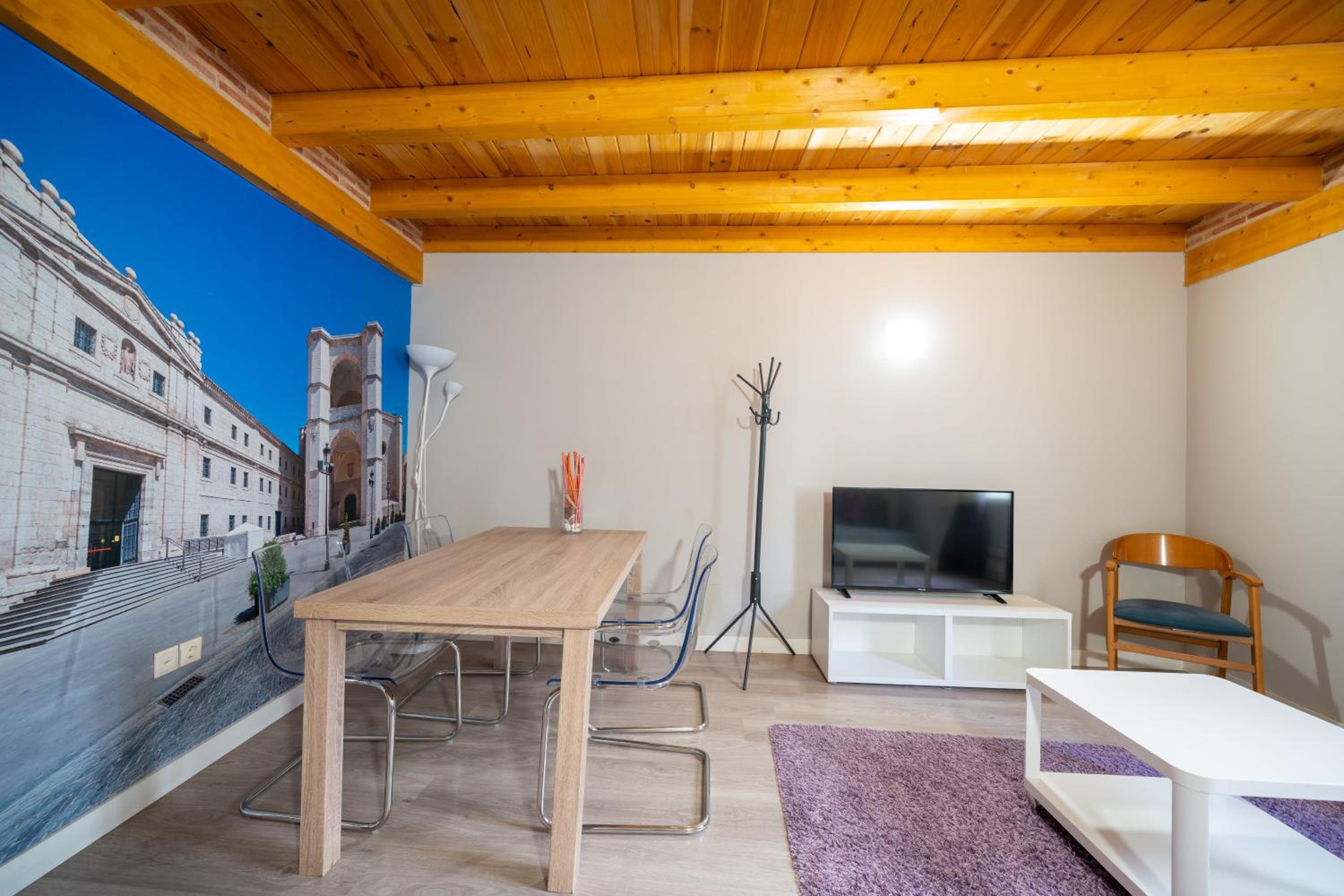 Apartamentos GO - Leopoldo Cano Center