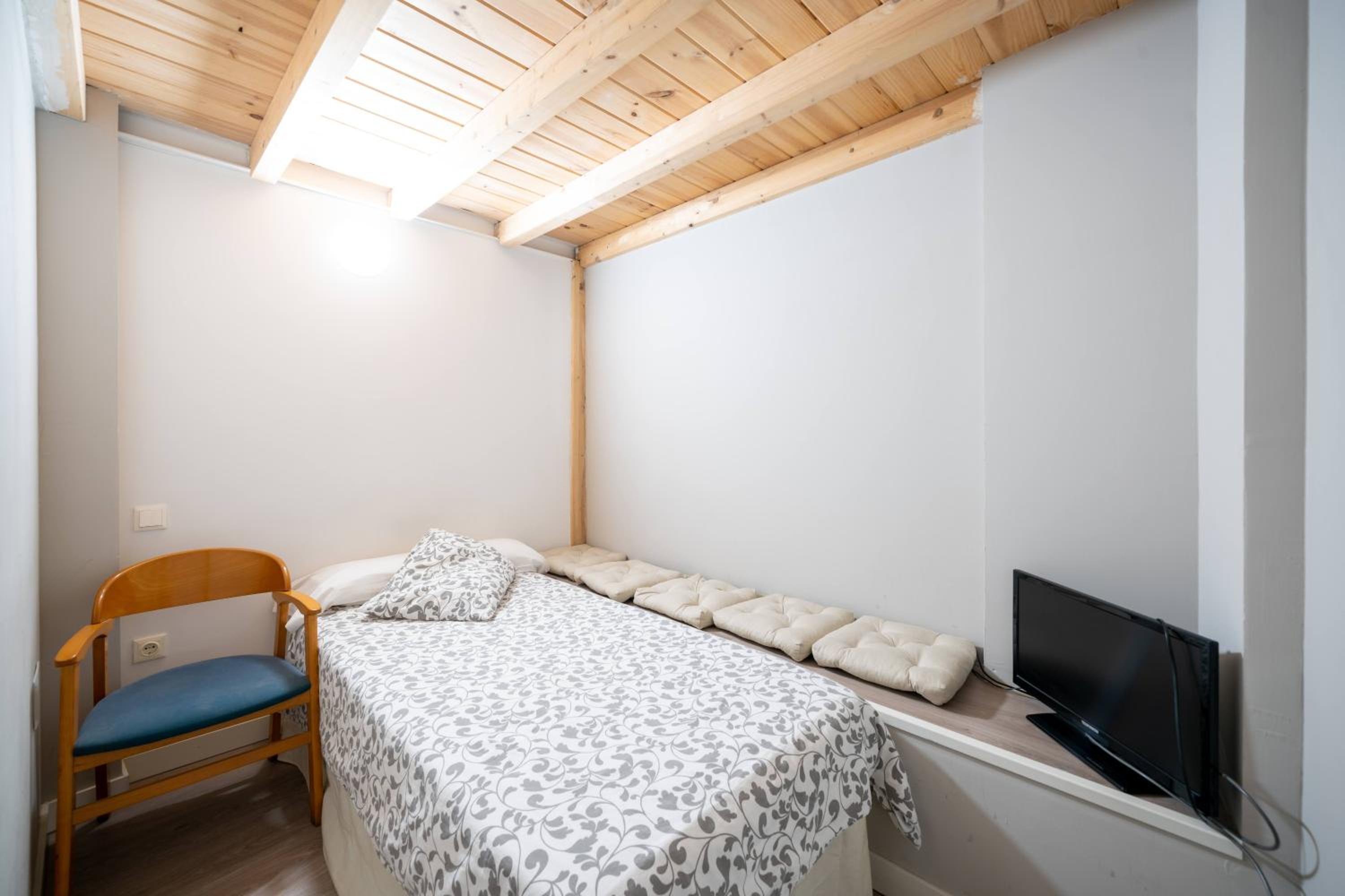 Apartamentos GO - Leopoldo Cano Center
