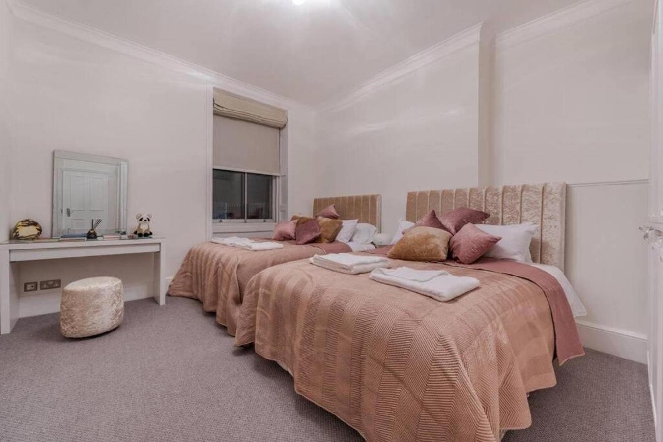 Harley Street Spectacular Suites with High Ceilings, High Luxury