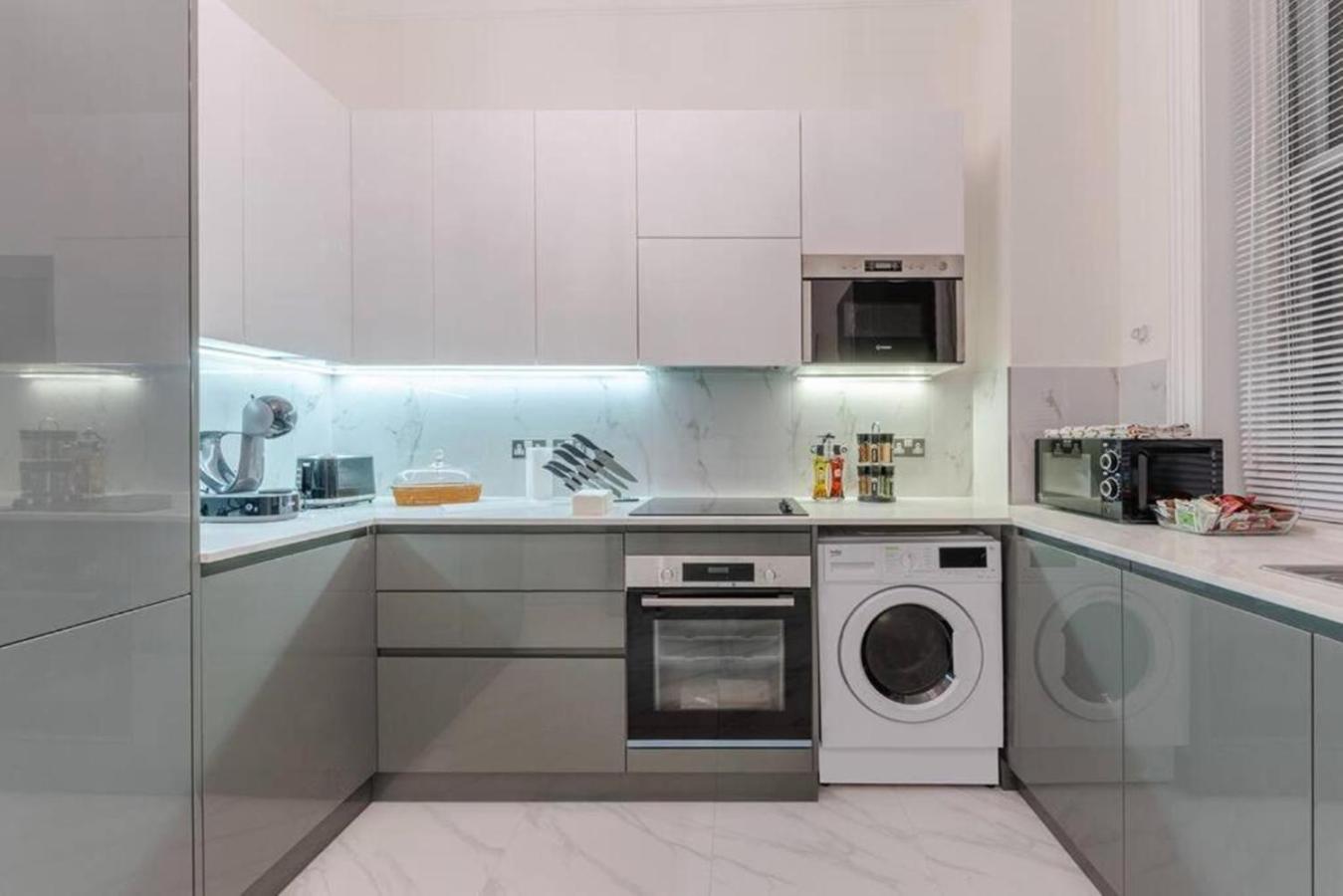 Harley Street Spectacular Suites with High Ceilings, High Luxury