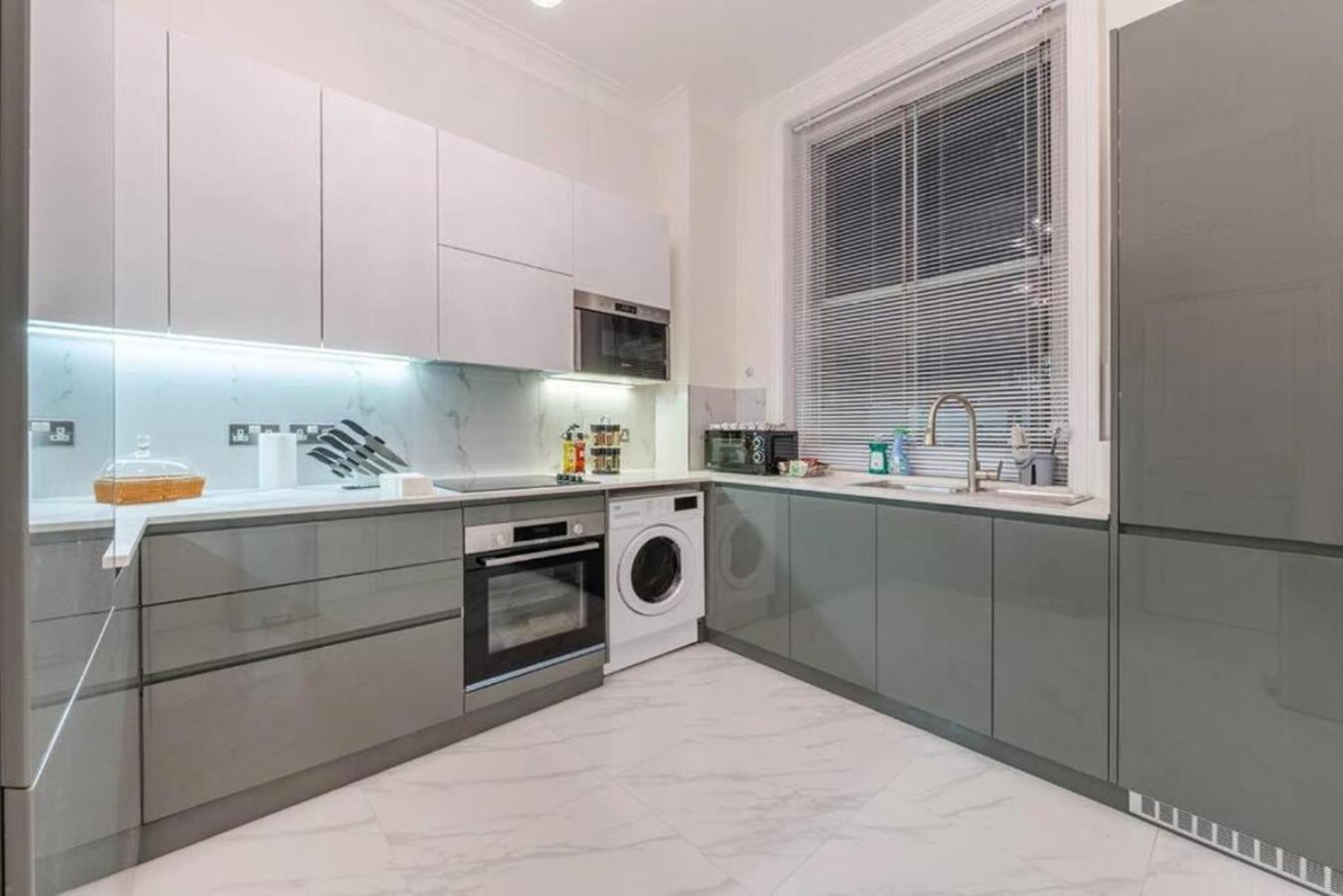 Harley Street Spectacular Suites with High Ceilings, High Luxury