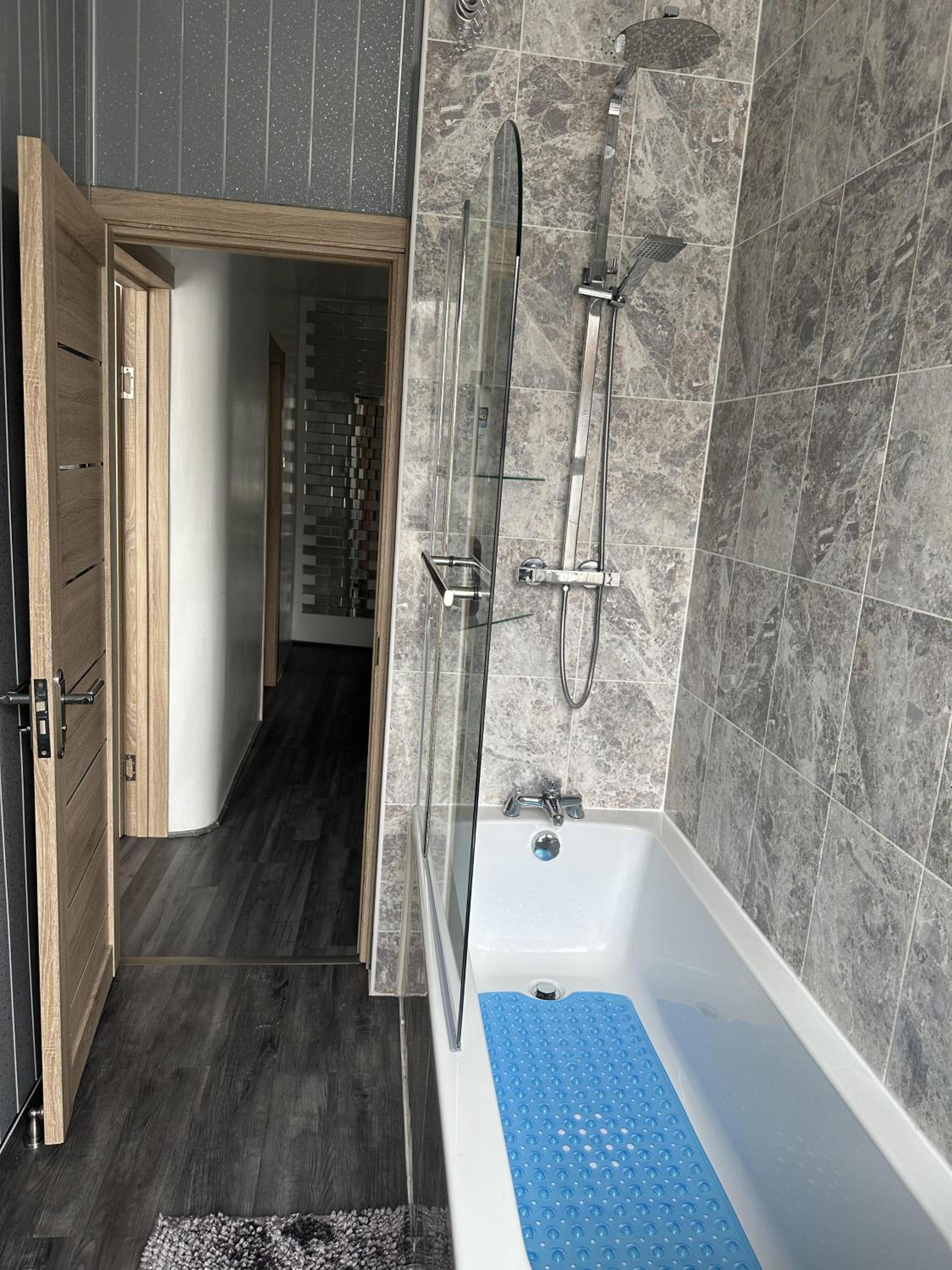 House - Sleeps 6 - Garden - Seaside - Pet Friendly