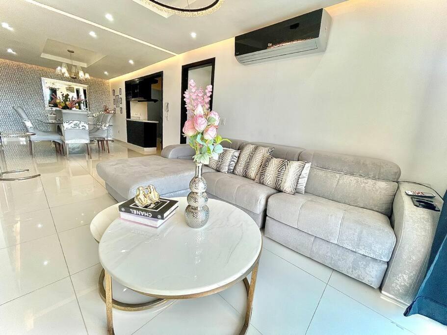 Penthouse familiar