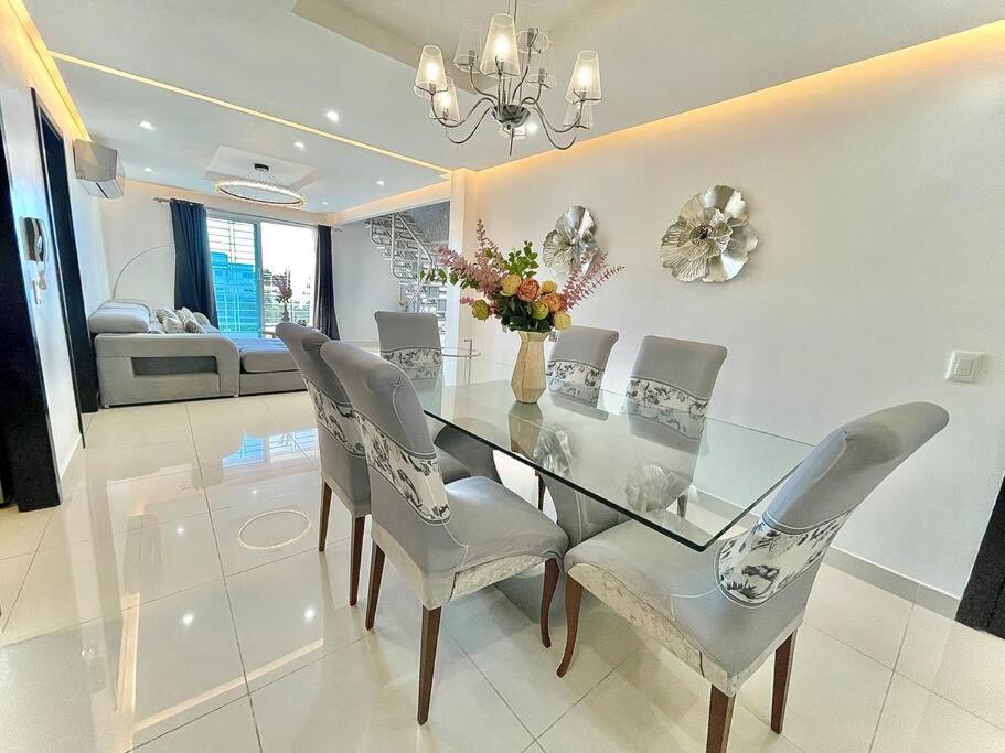 Penthouse familiar