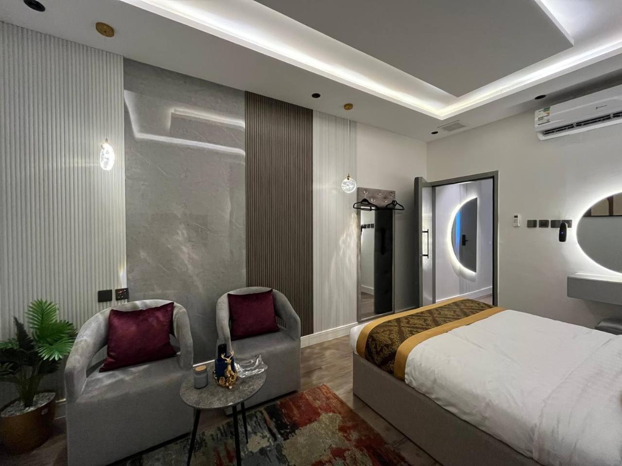 Boulevard Studio Private and Self Entry