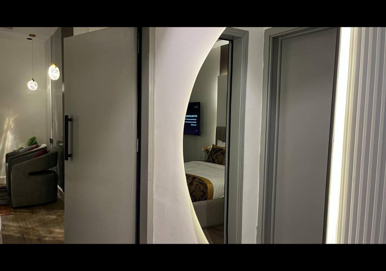 Boulevard Studio Private and Self Entry