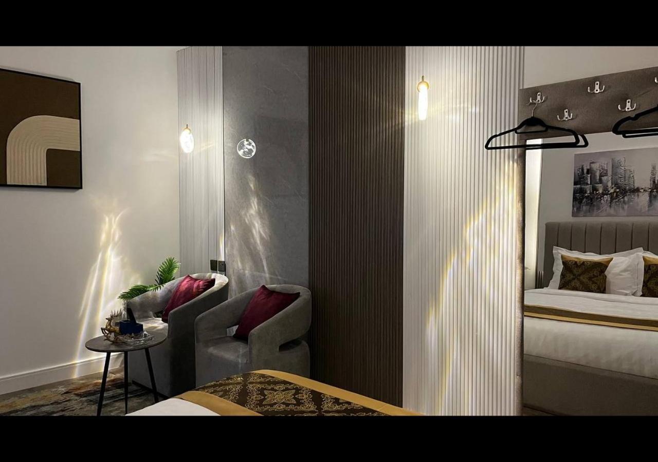 Boulevard Studio Private and Self Entry