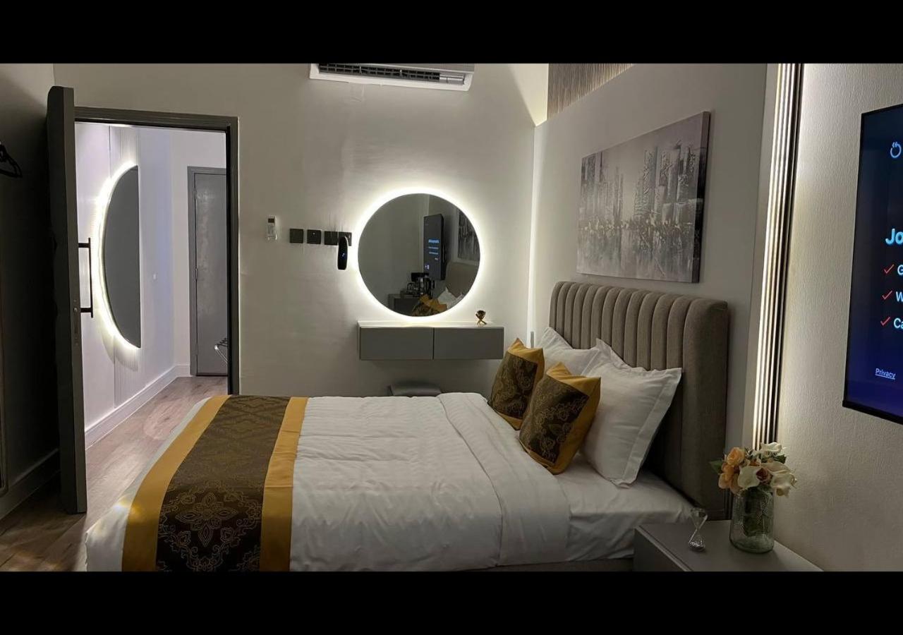 Boulevard Studio Private and Self Entry