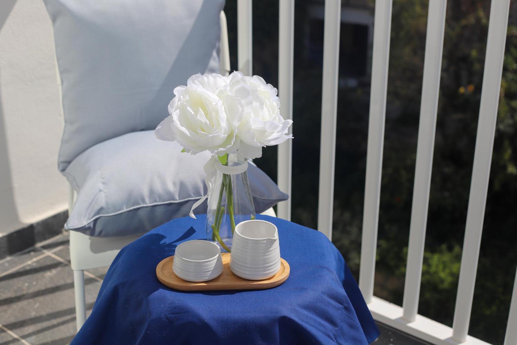 Modern Bedroom with own Bathroom and Balcony Best Area St Julians - 3 mins Seafront - shared common area photo 4
