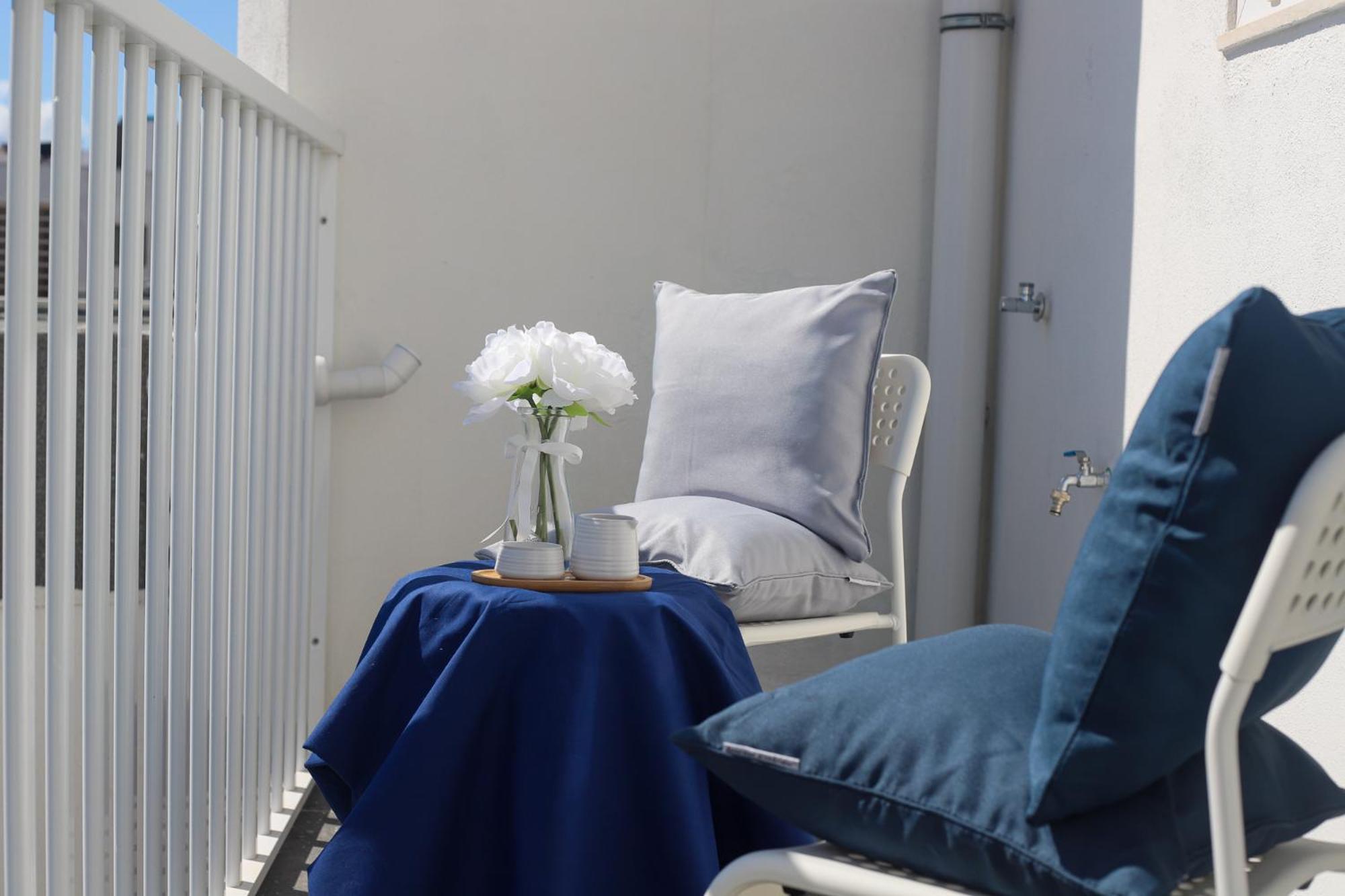 Modern Bedroom with own Bathroom and Balcony Best Area St Julians - 3 mins Seafront - shared common area photo 3