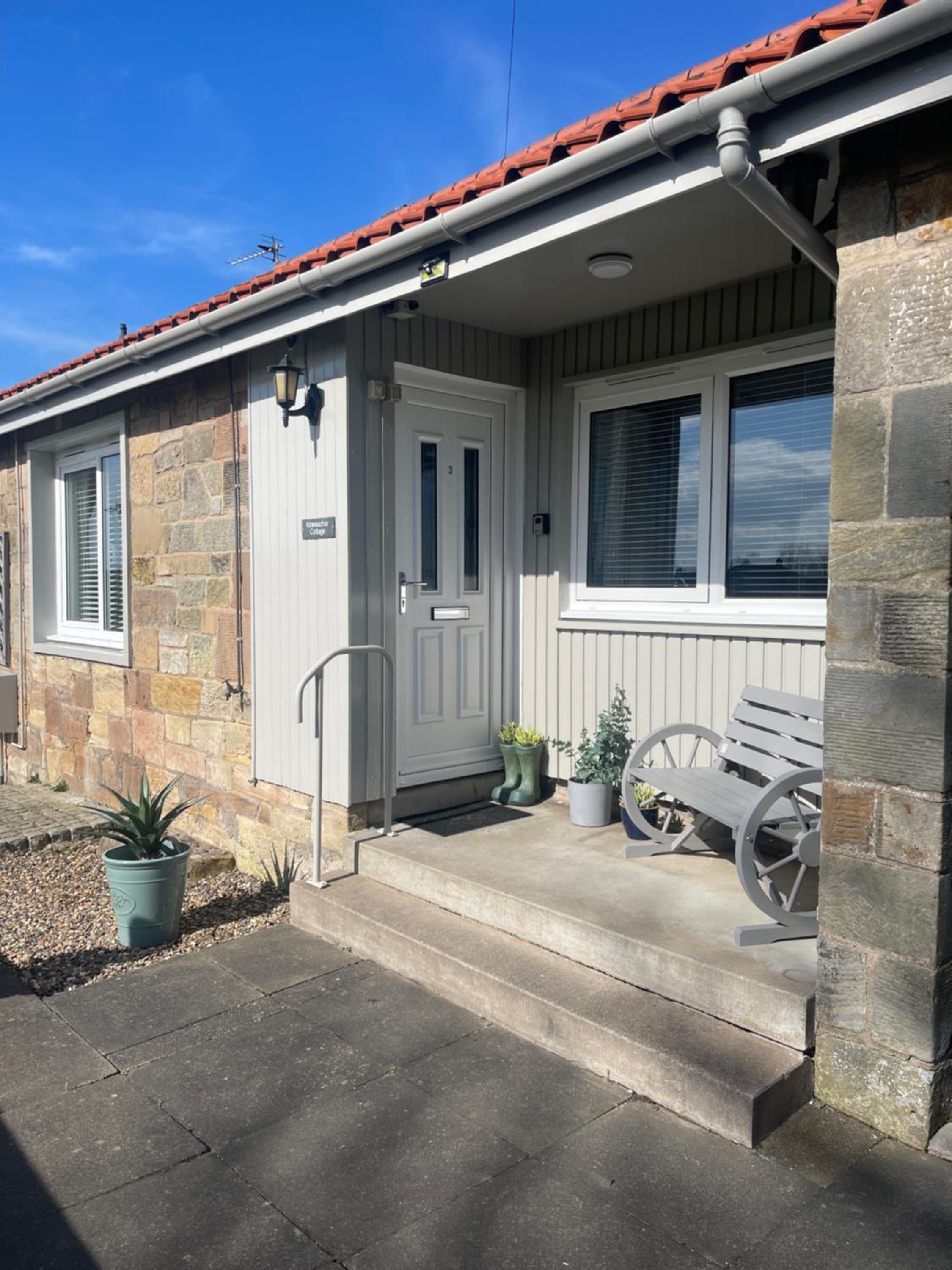 Kinneuchar Cottage - by Elie, Dog Friendly.