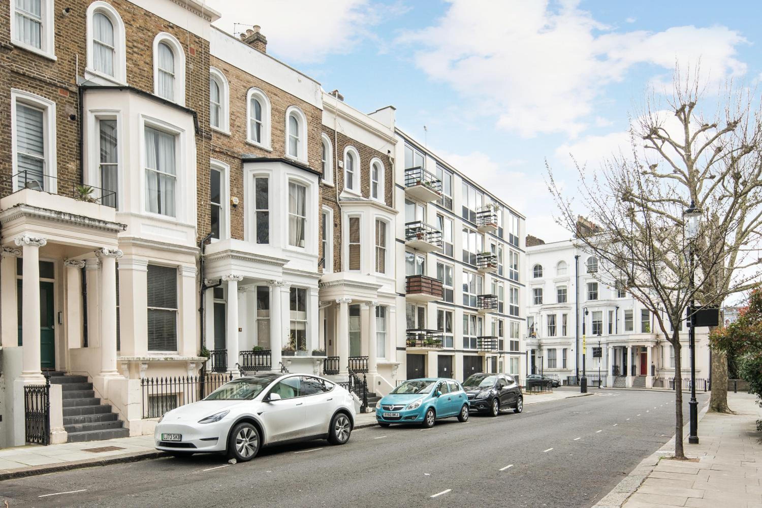 Charming 2-Bed Flat in the heart of Nottinghill - Steps from Portobello Rd Market and NottingHill Bookshop
