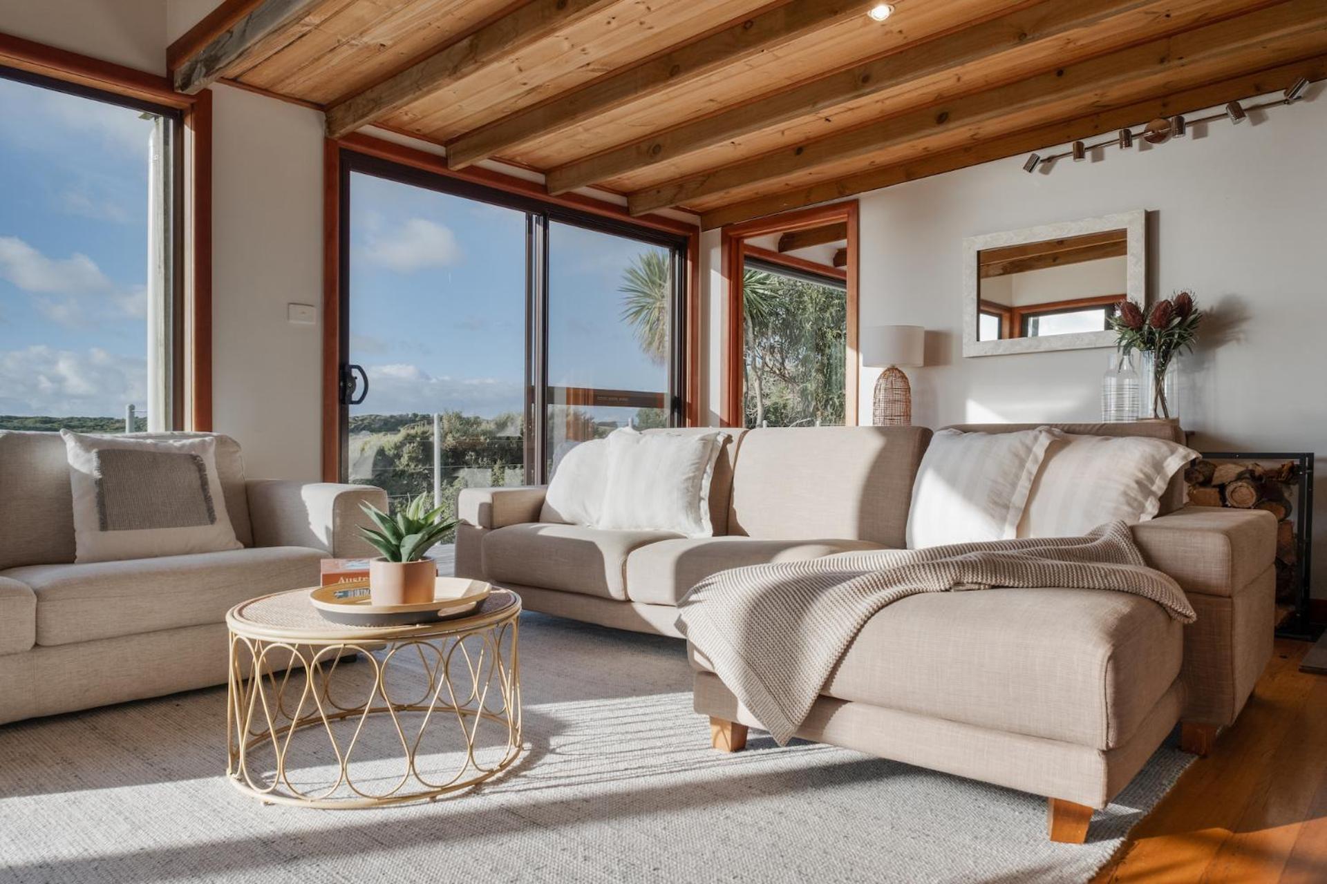 Buttons By The Beach - beach house on King Island