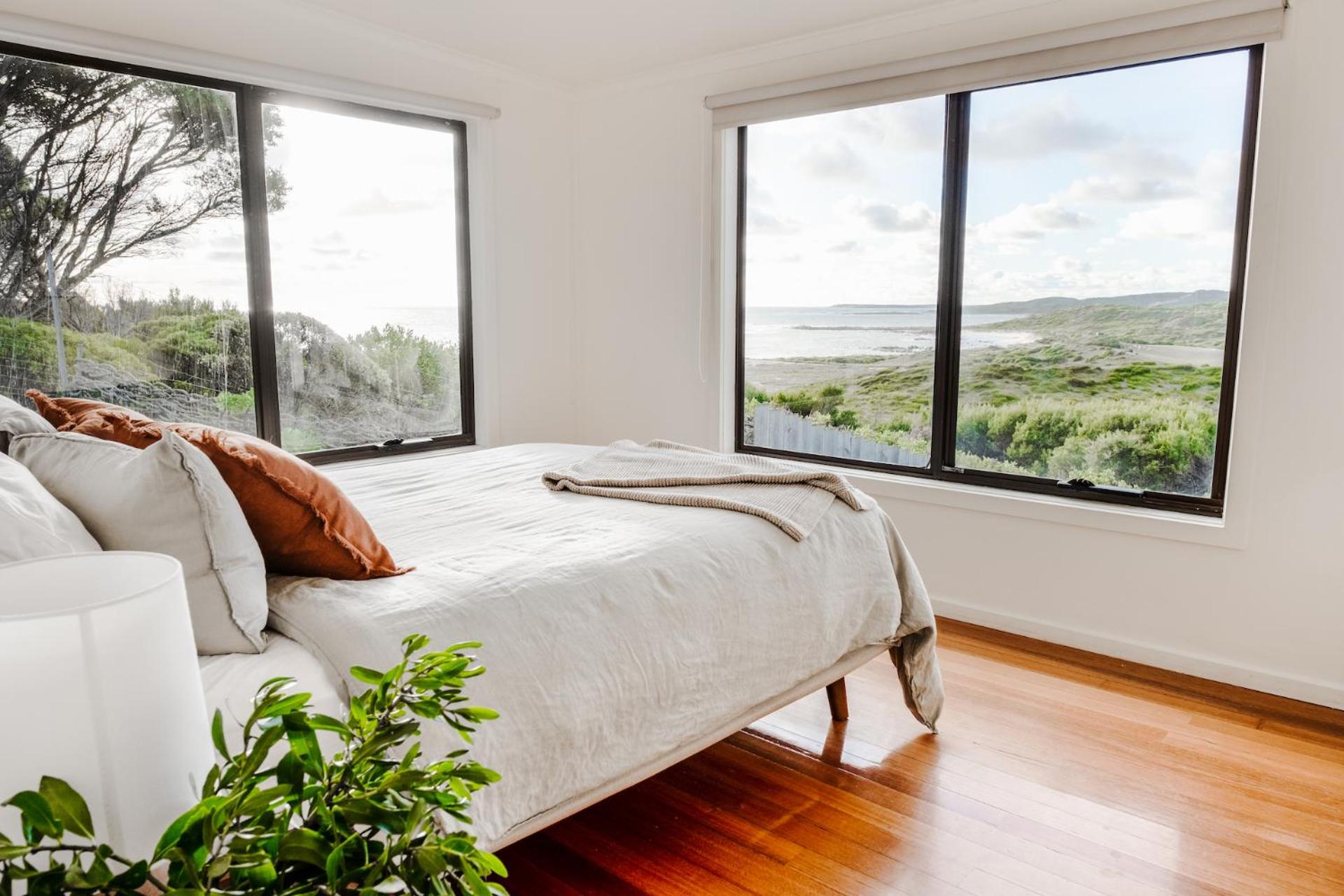 Buttons By The Beach - beach house on King Island