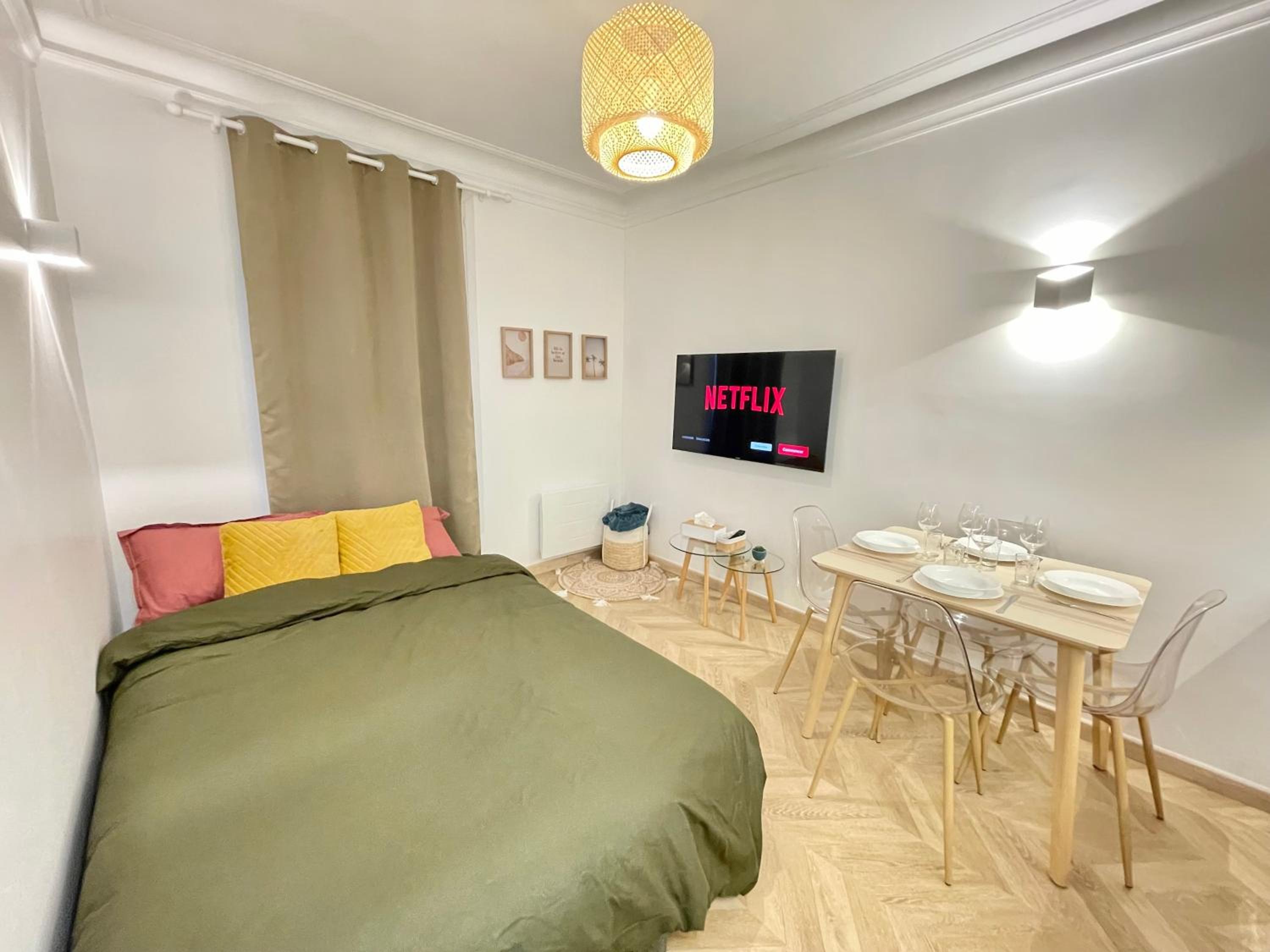 PARIS-ALESIA Super appartement 2 pièces de 39m2 - très cosy pour 1 - 5 personnes totalement refait à NEUF -ENTIRE APARTMENT LUXURIOUS AND WARM -PARIS ALESI