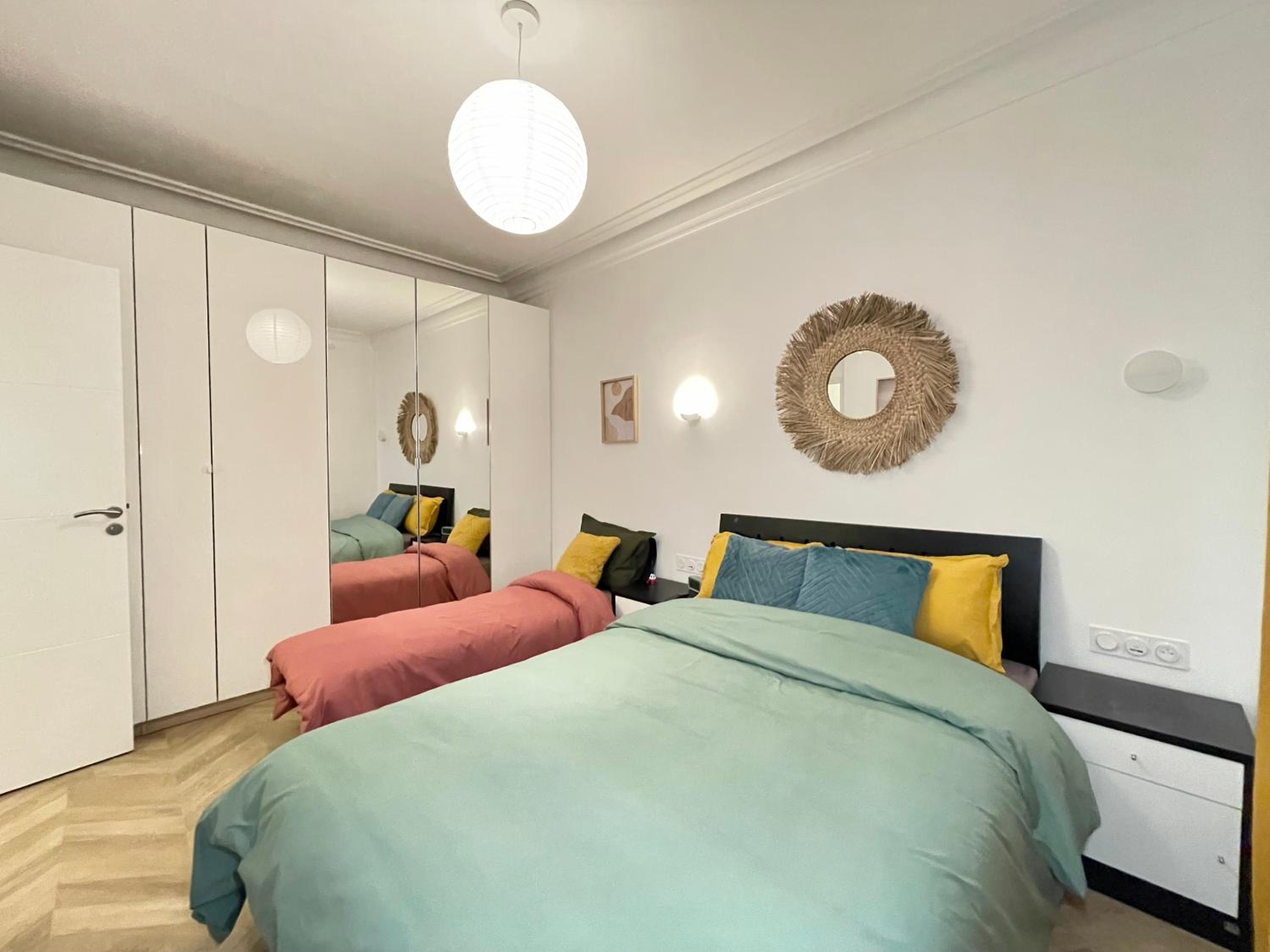 PARIS-ALESIA Super appartement 2 pièces de 39m2 - très cosy pour 1 - 5 personnes totalement refait à NEUF -ENTIRE APARTMENT LUXURIOUS AND WARM -PARIS ALESI