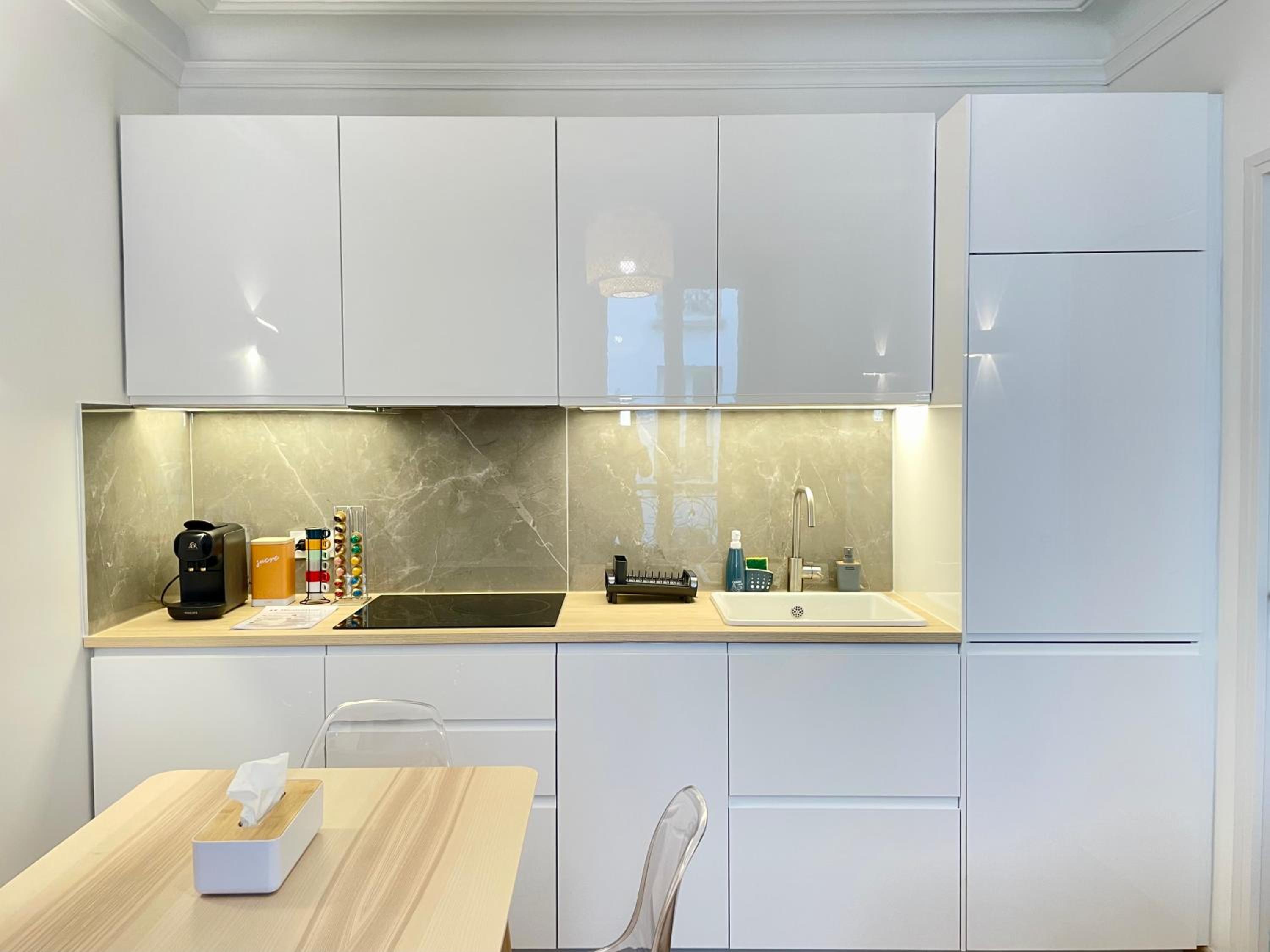 PARIS-ALESIA Super appartement 2 pièces de 39m2 - très cosy pour 1 - 5 personnes totalement refait à NEUF -ENTIRE APARTMENT LUXURIOUS AND WARM -PARIS ALESI