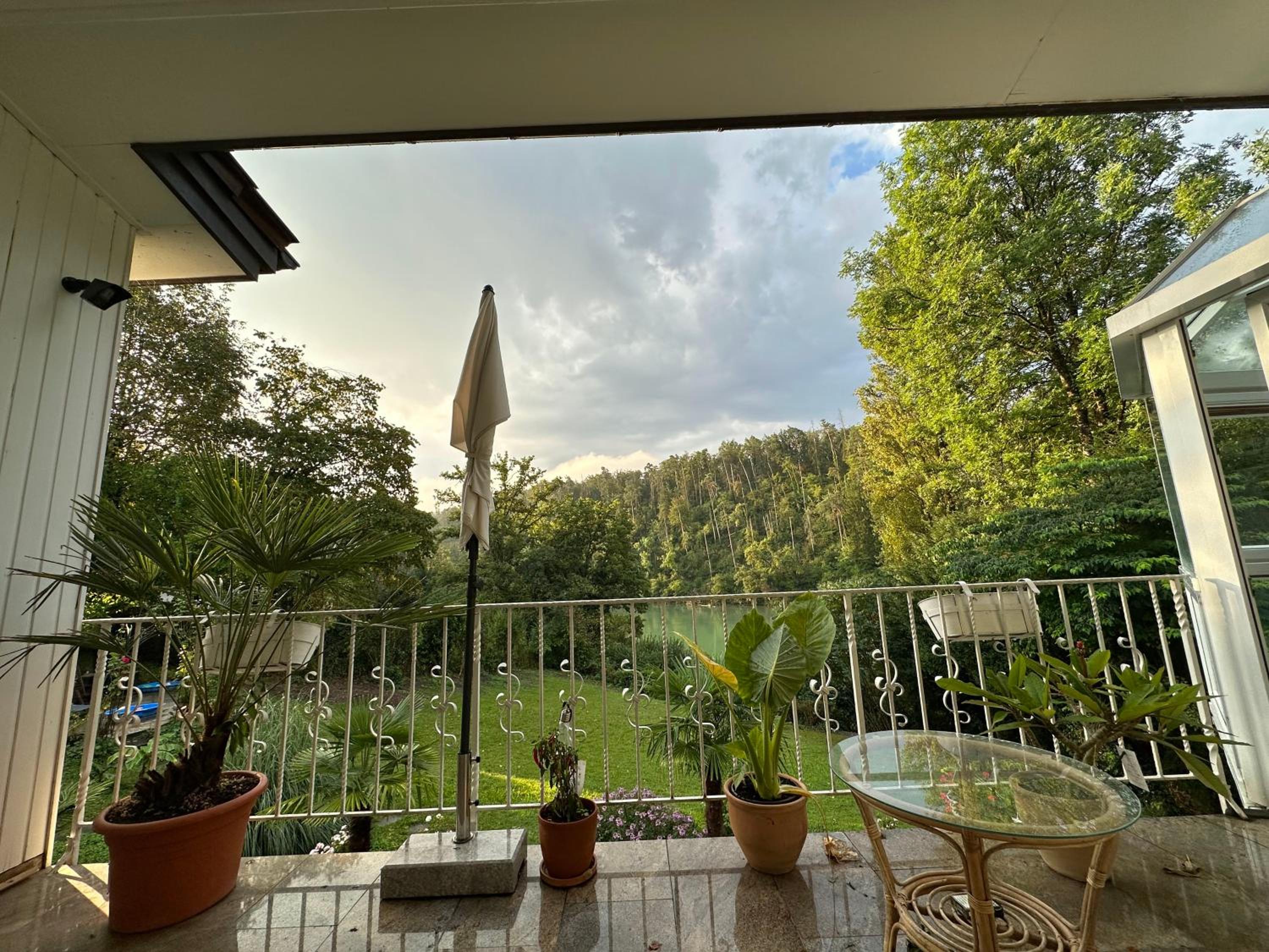 Villa Rheinblick - Riverside Gem near Zurich