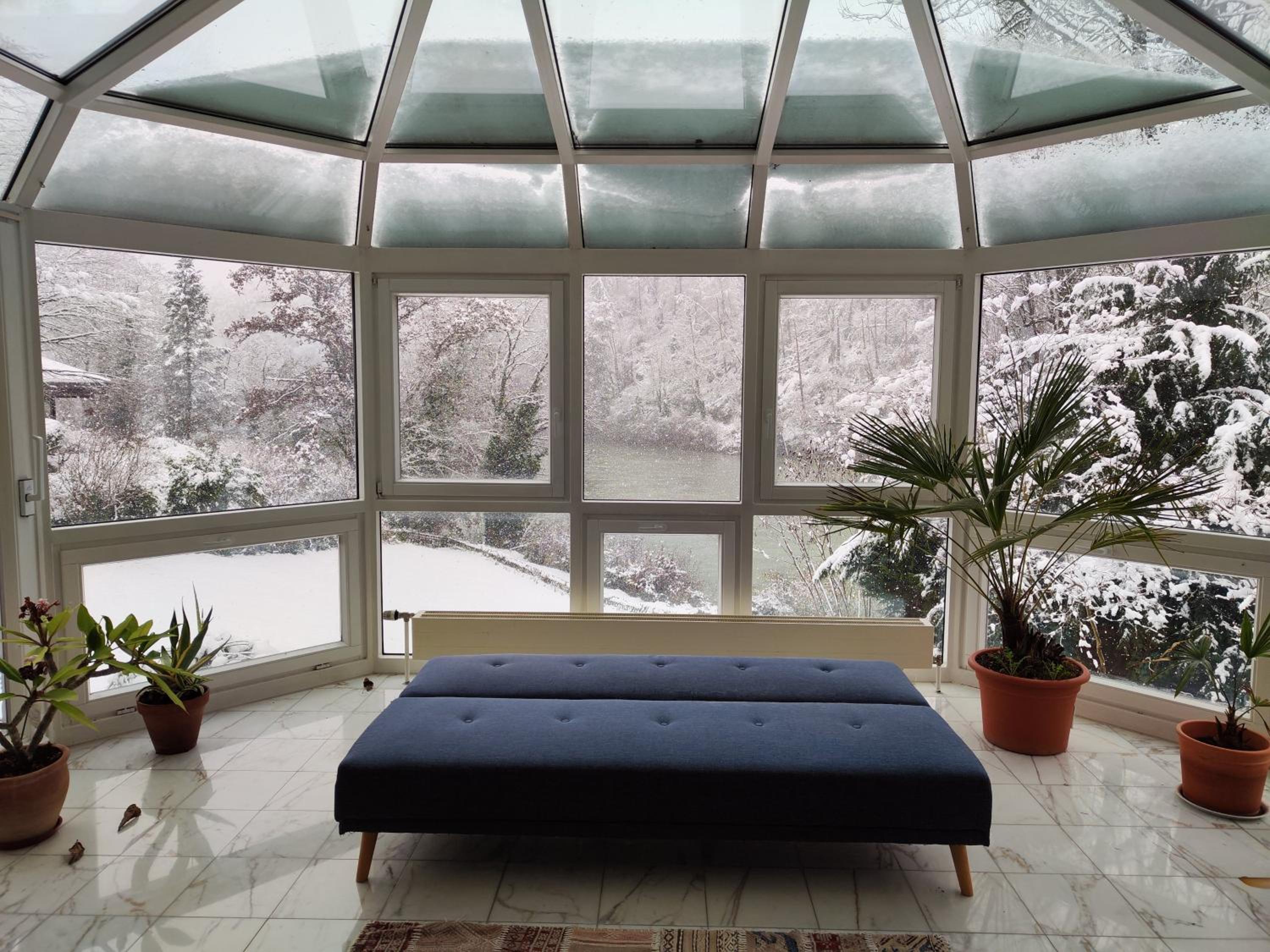 Villa Rheinblick - Riverside Gem near Zurich