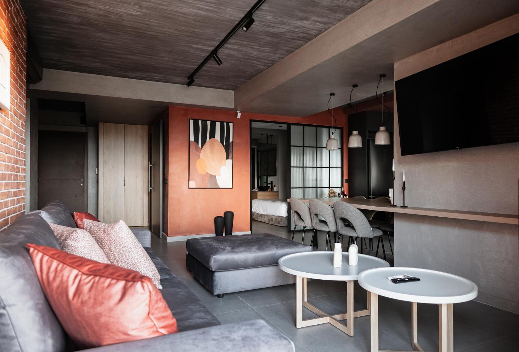 Orama Luxury Suite 3 Bedrooms with Private Pool view 4
