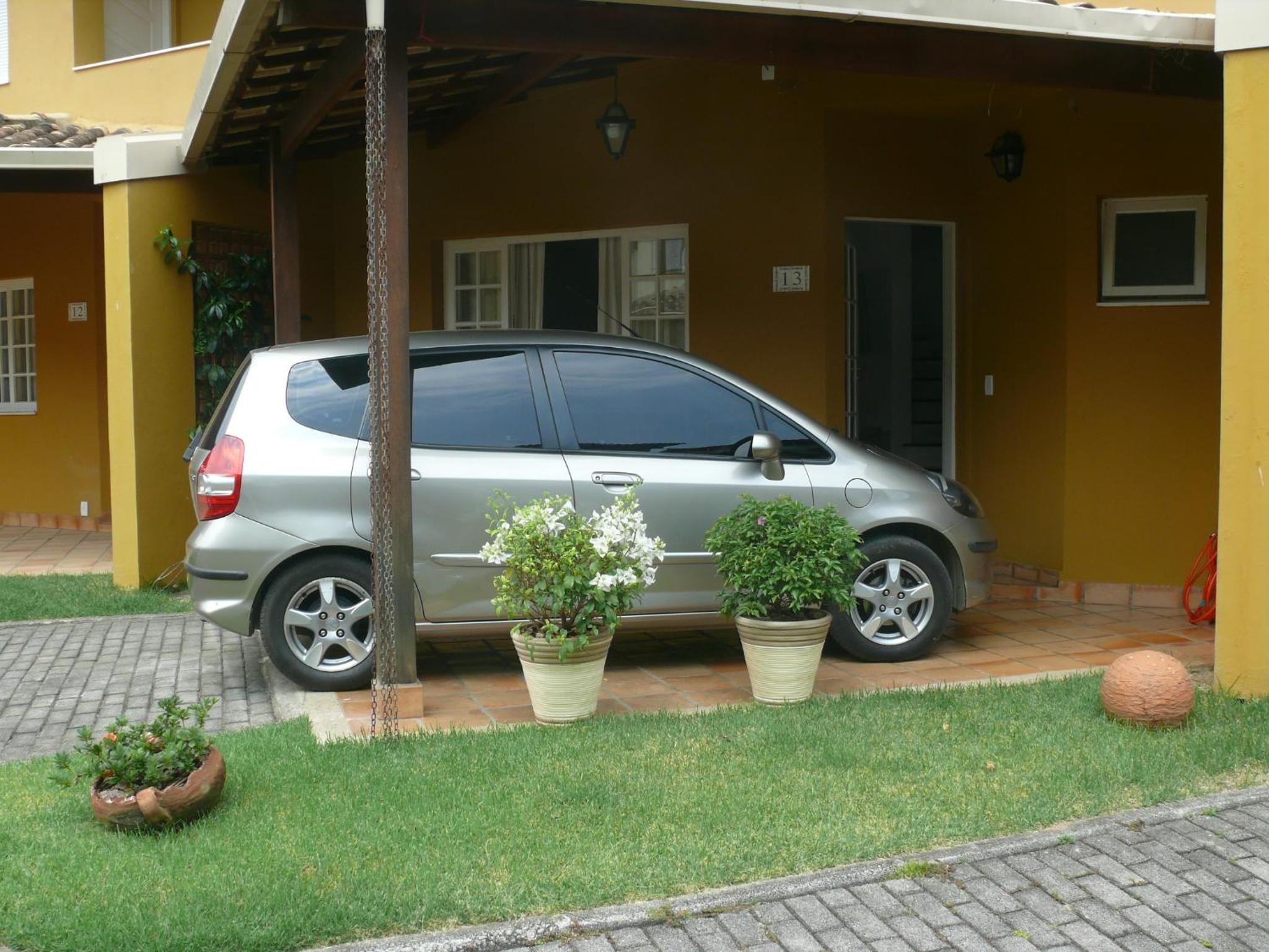 Linda casa em condomínio