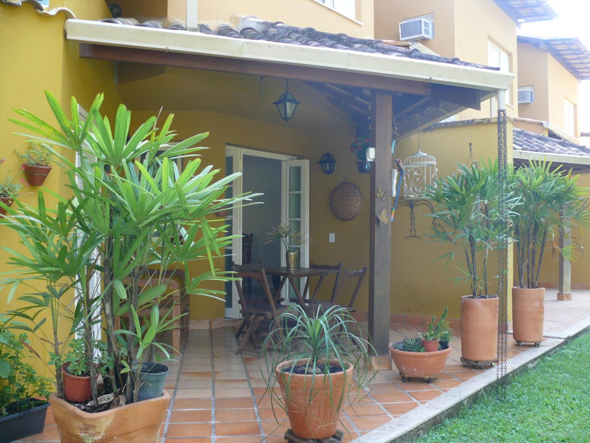Linda casa em condomínio