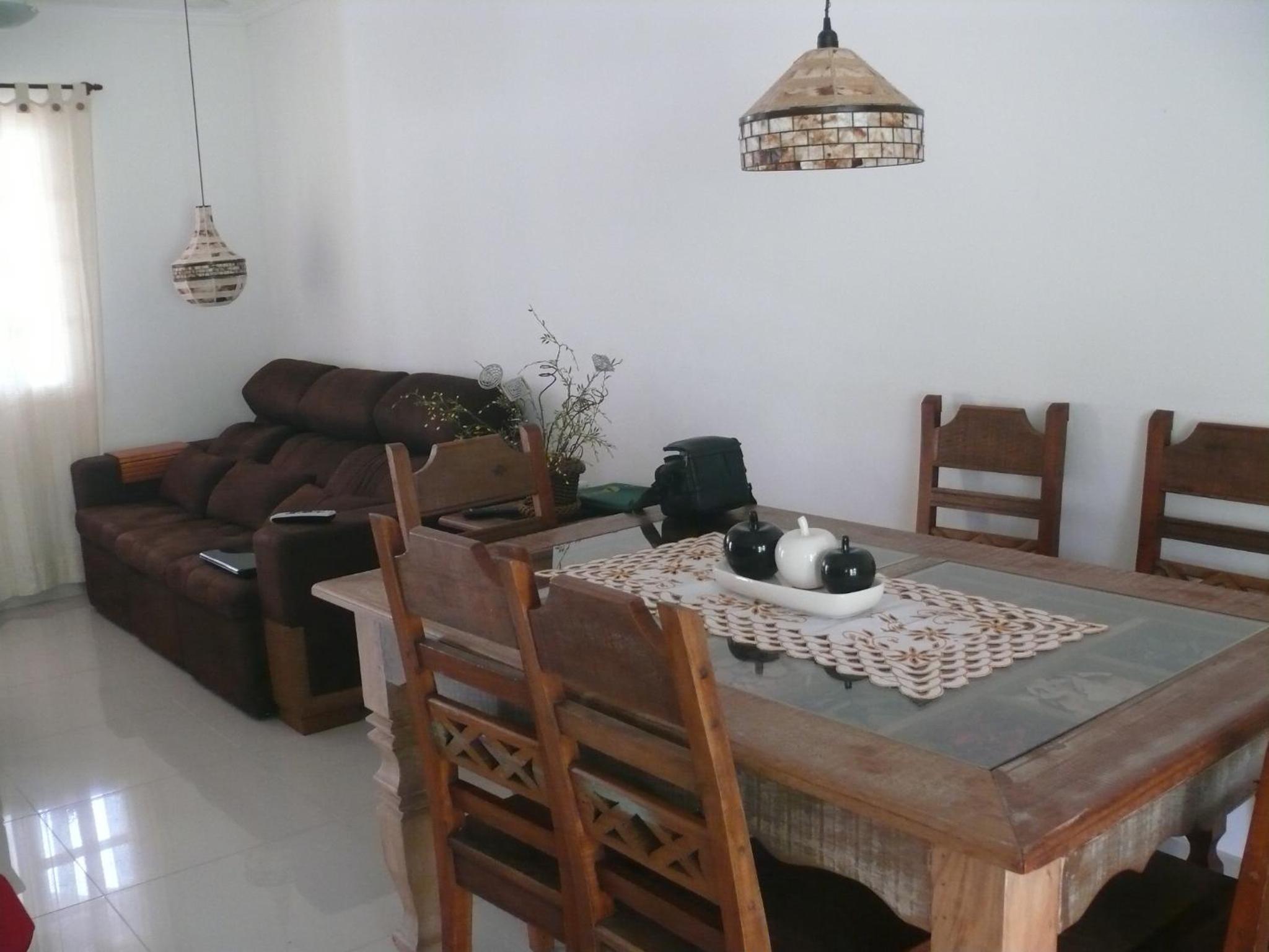 Linda casa em condomínio