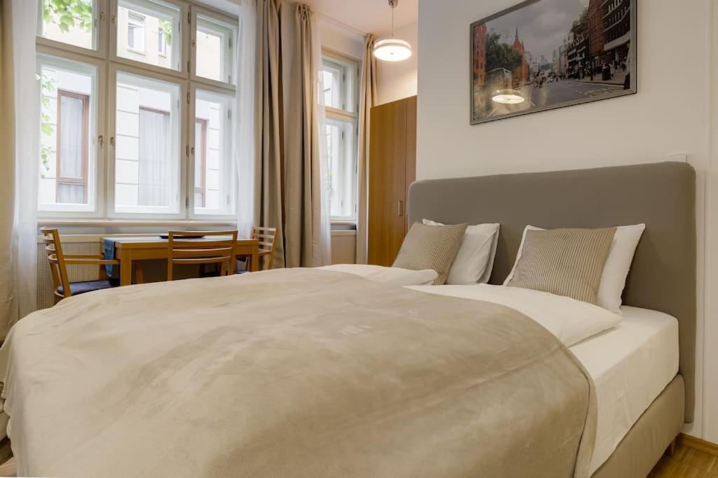 Deluxe suite in prime location